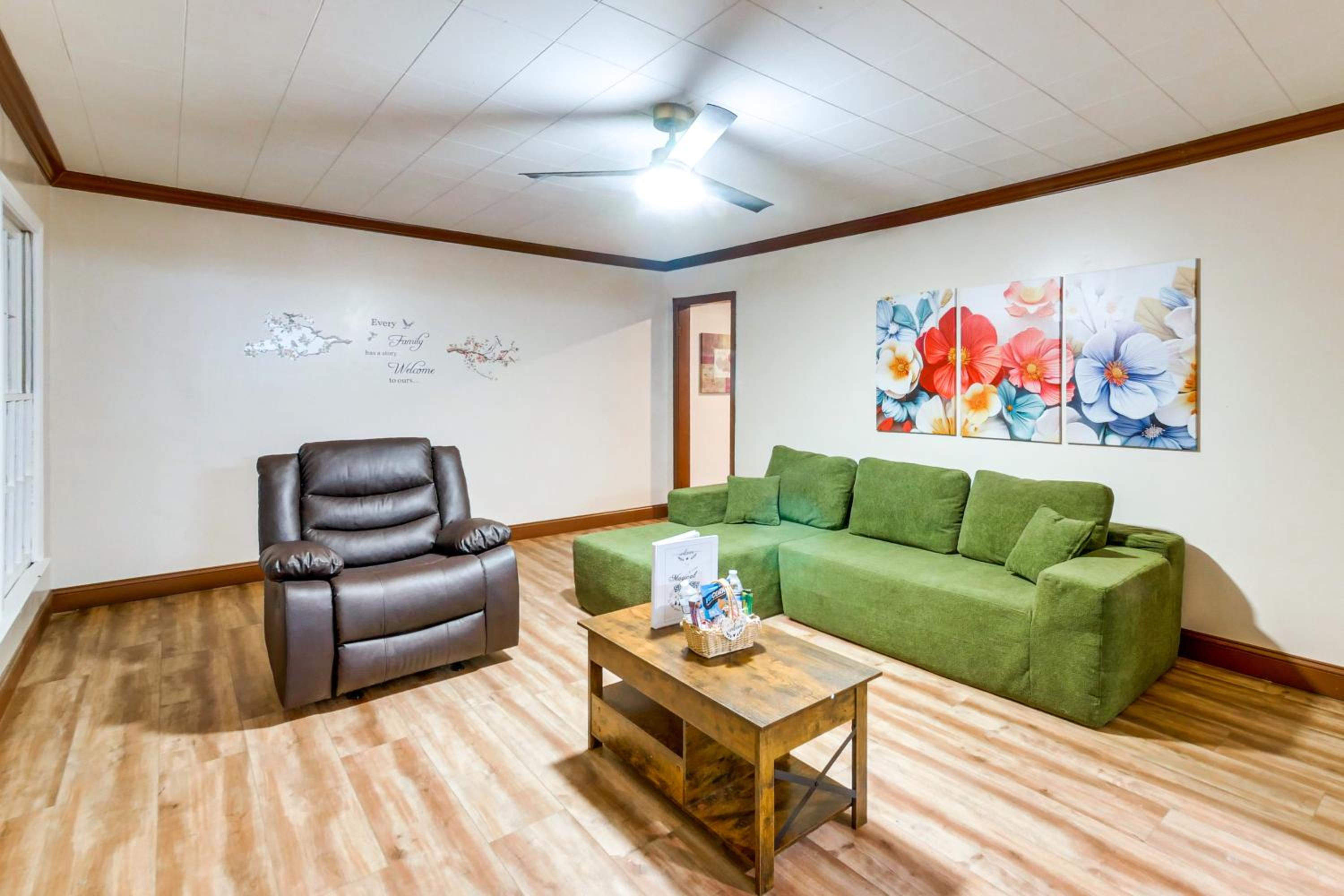 Stocked Pond Country Retreat in Oglethorpe!