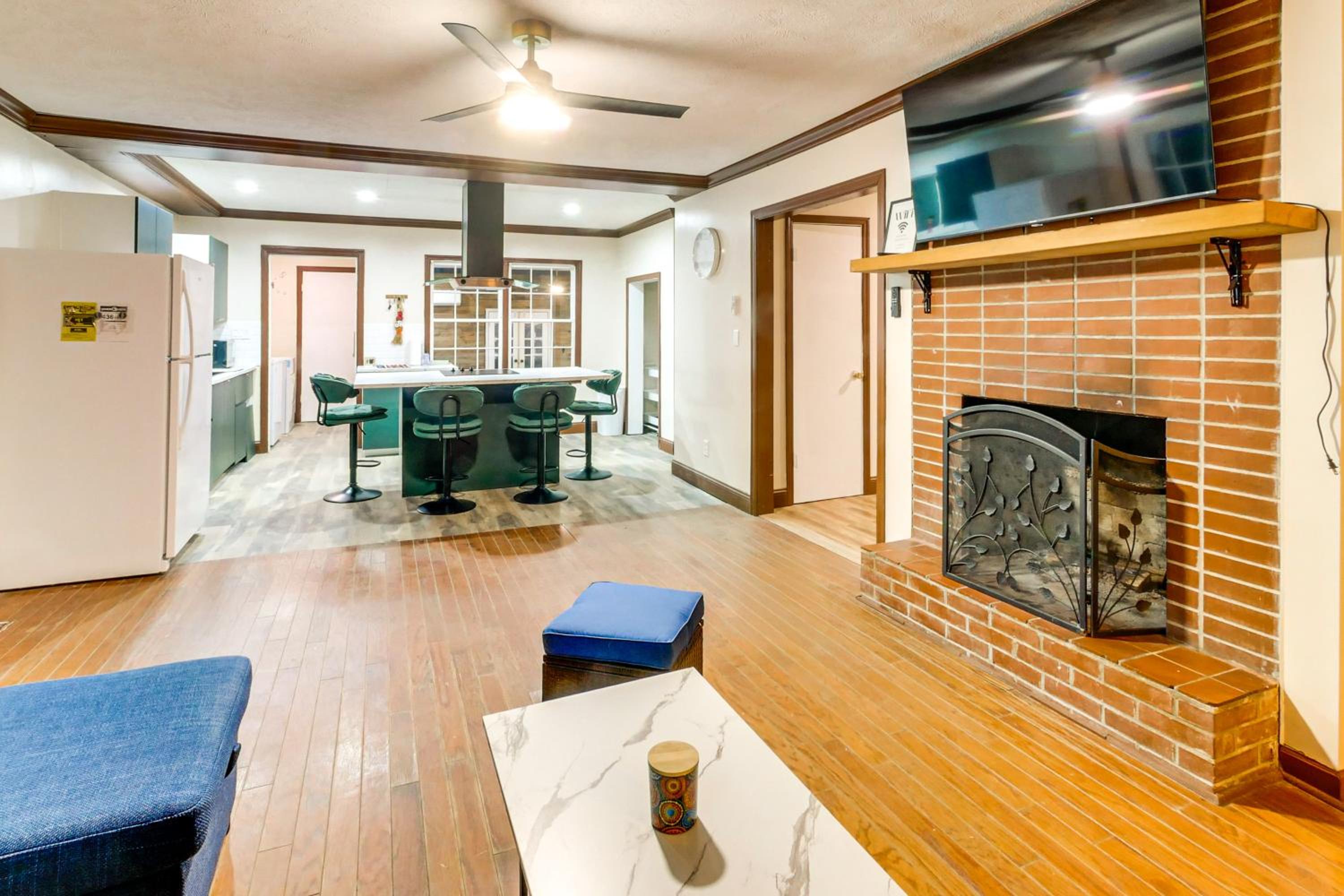 Stocked Pond Country Retreat in Oglethorpe!