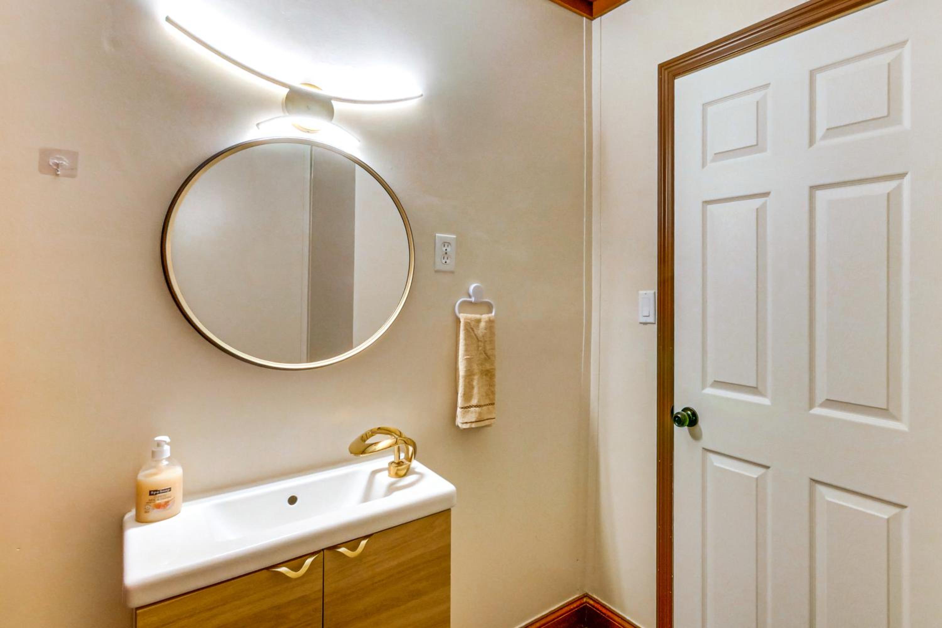 Stocked Pond Country Retreat in Oglethorpe!