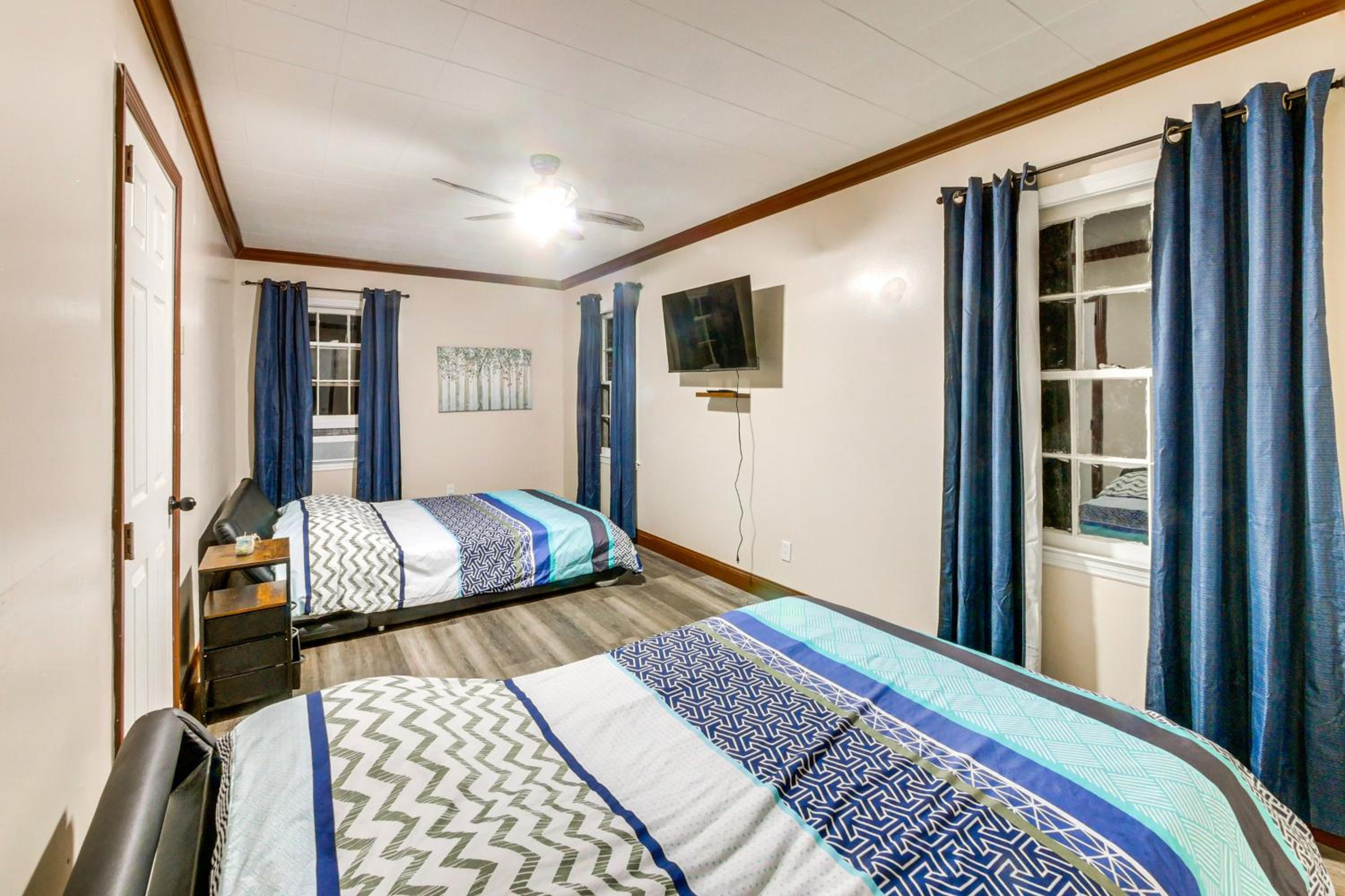 Stocked Pond Country Retreat in Oglethorpe!