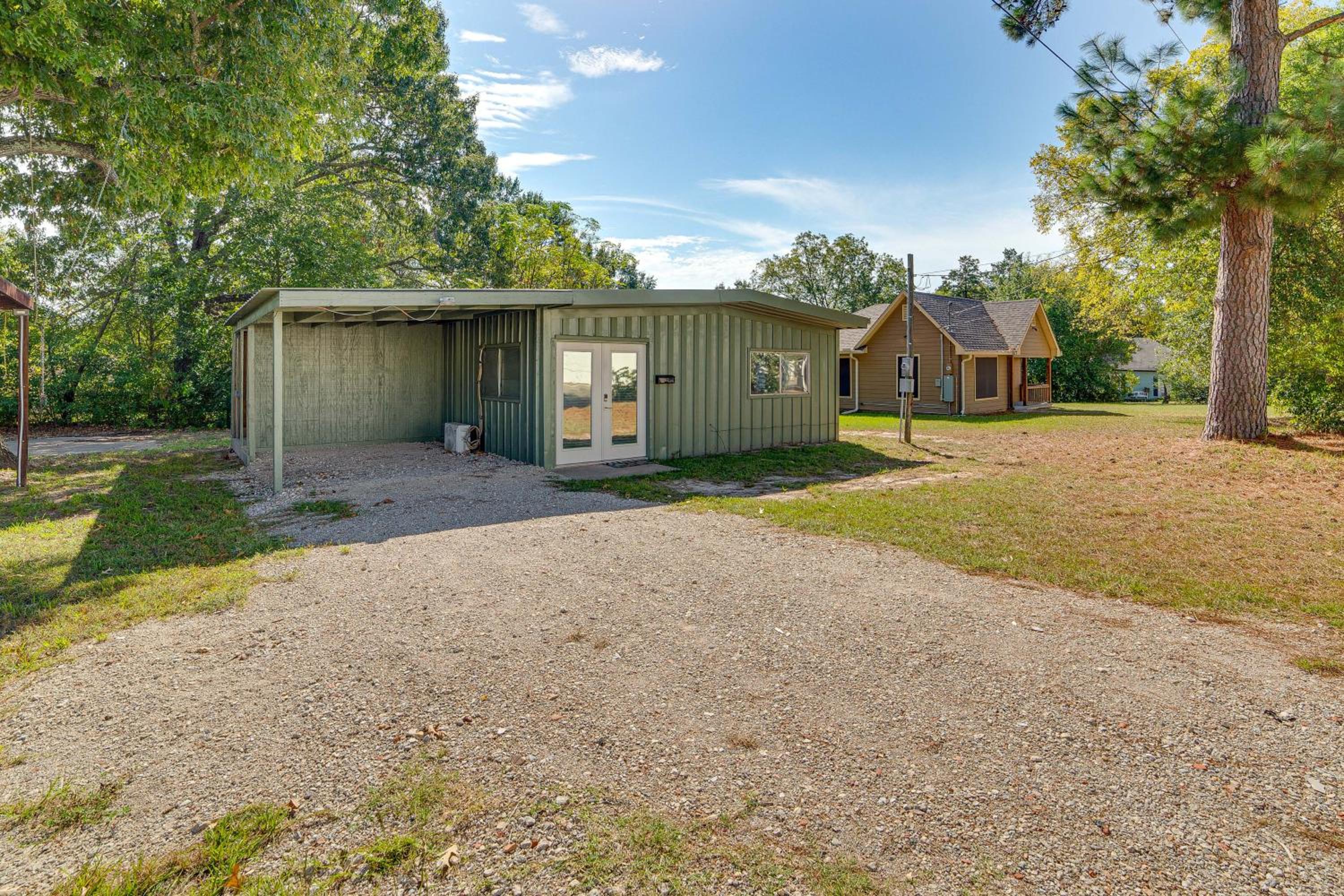 Peaceful East Texas Retreat! Mineola Bungalow
