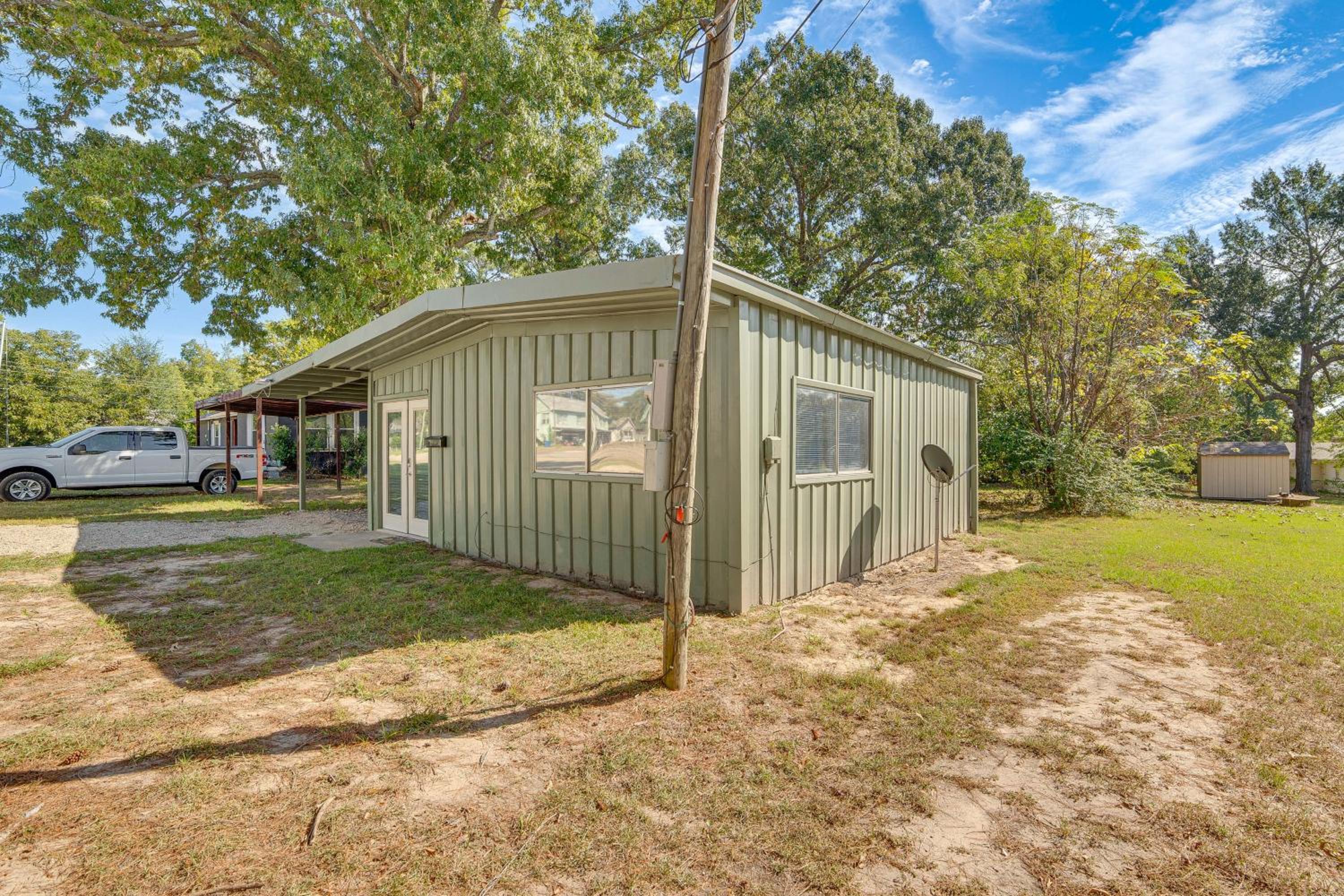 Peaceful East Texas Retreat! Mineola Bungalow
