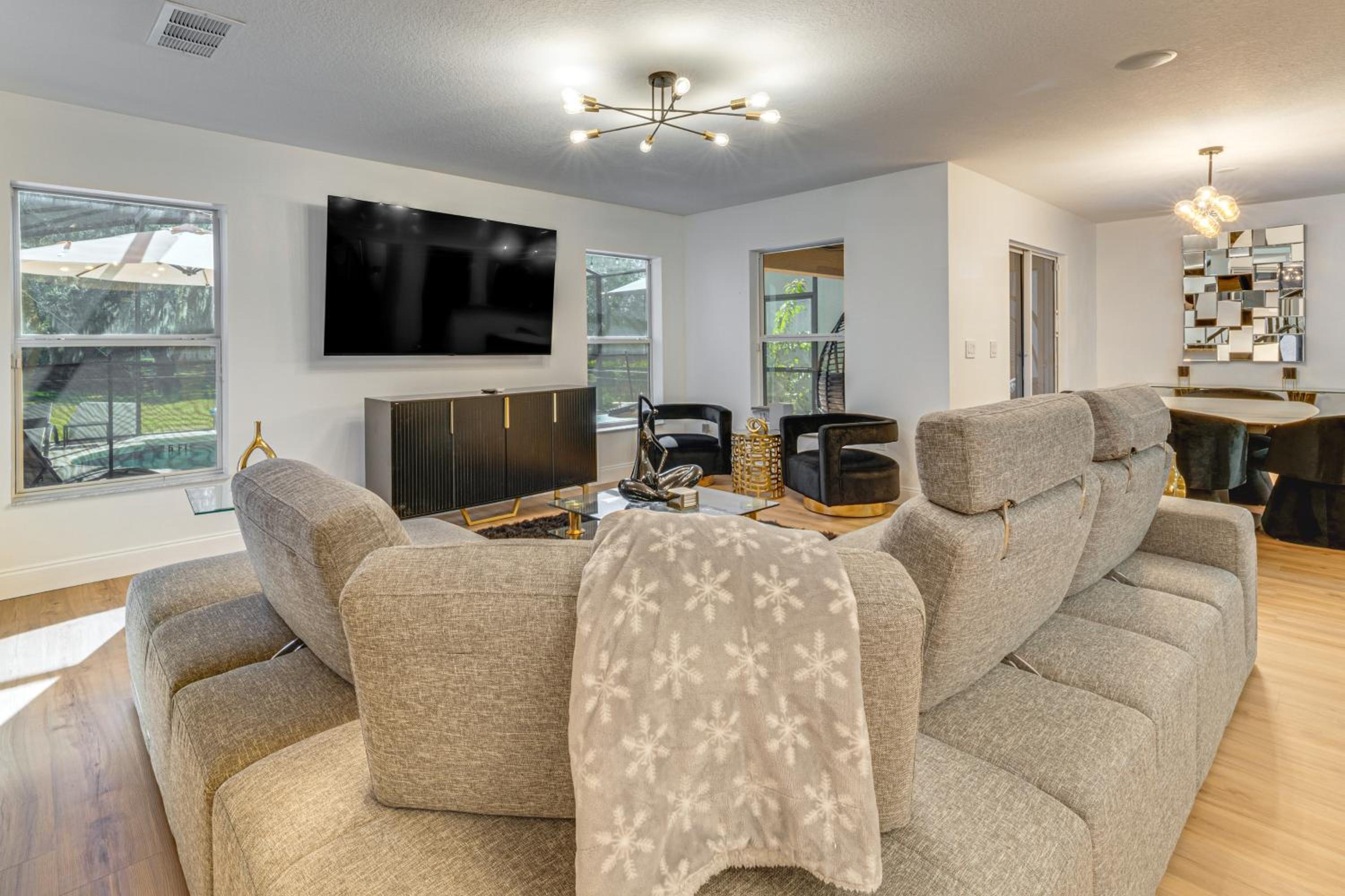 Modern Resort Getaway 9 Mi to Disney Parks!