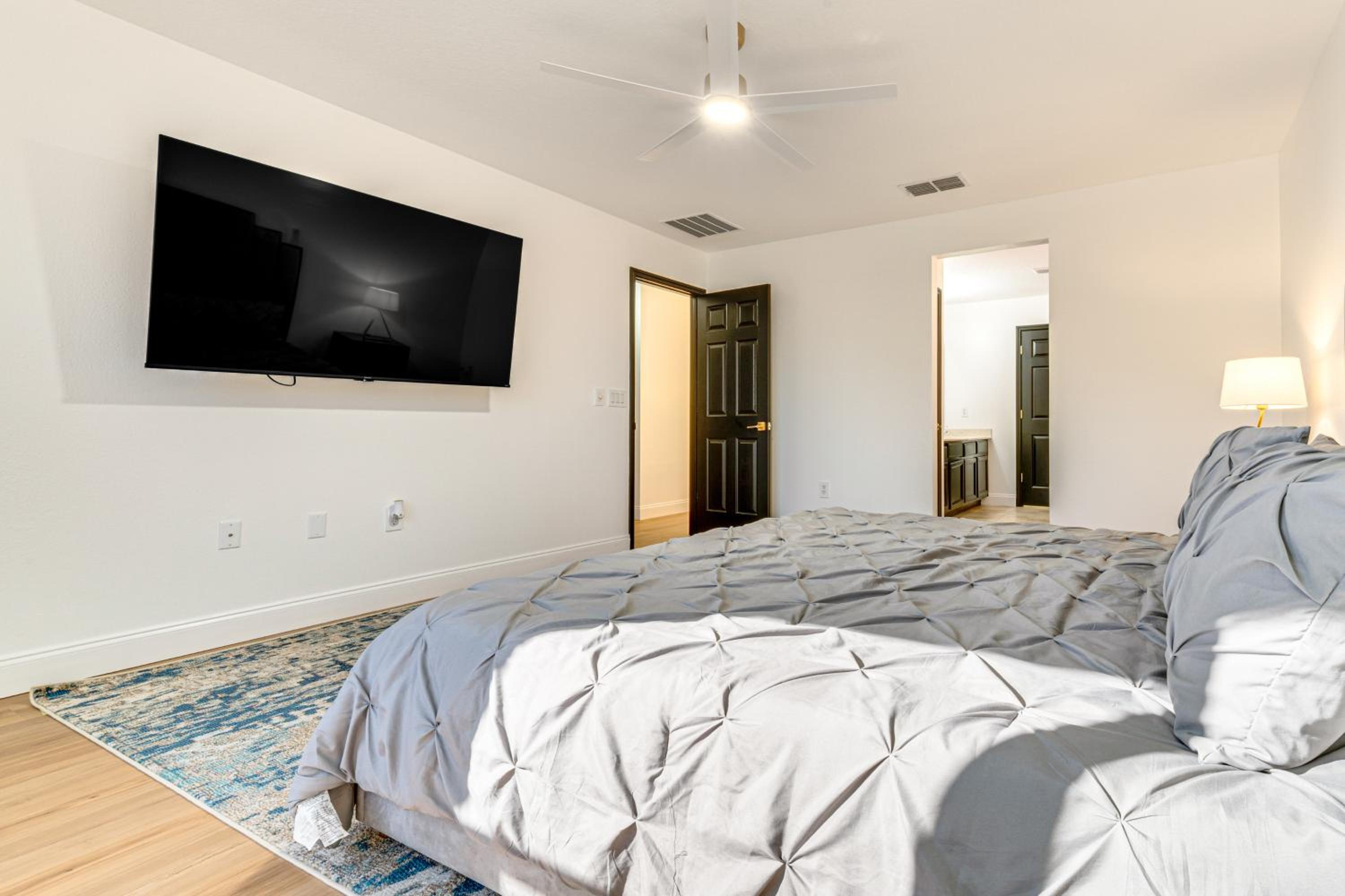 Modern Resort Getaway 9 Mi to Disney Parks!