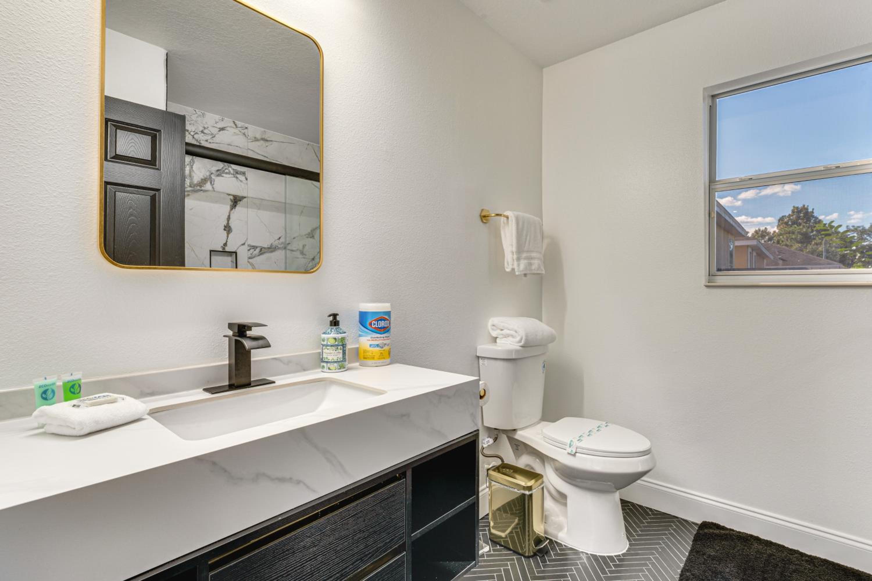 Modern Resort Getaway 9 Mi to Disney Parks!