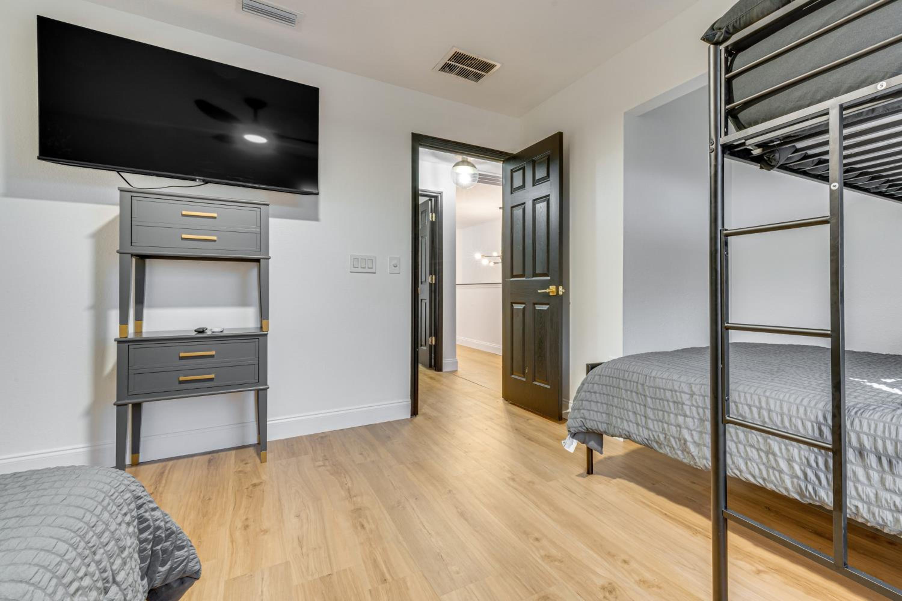 Modern Resort Getaway 9 Mi to Disney Parks!