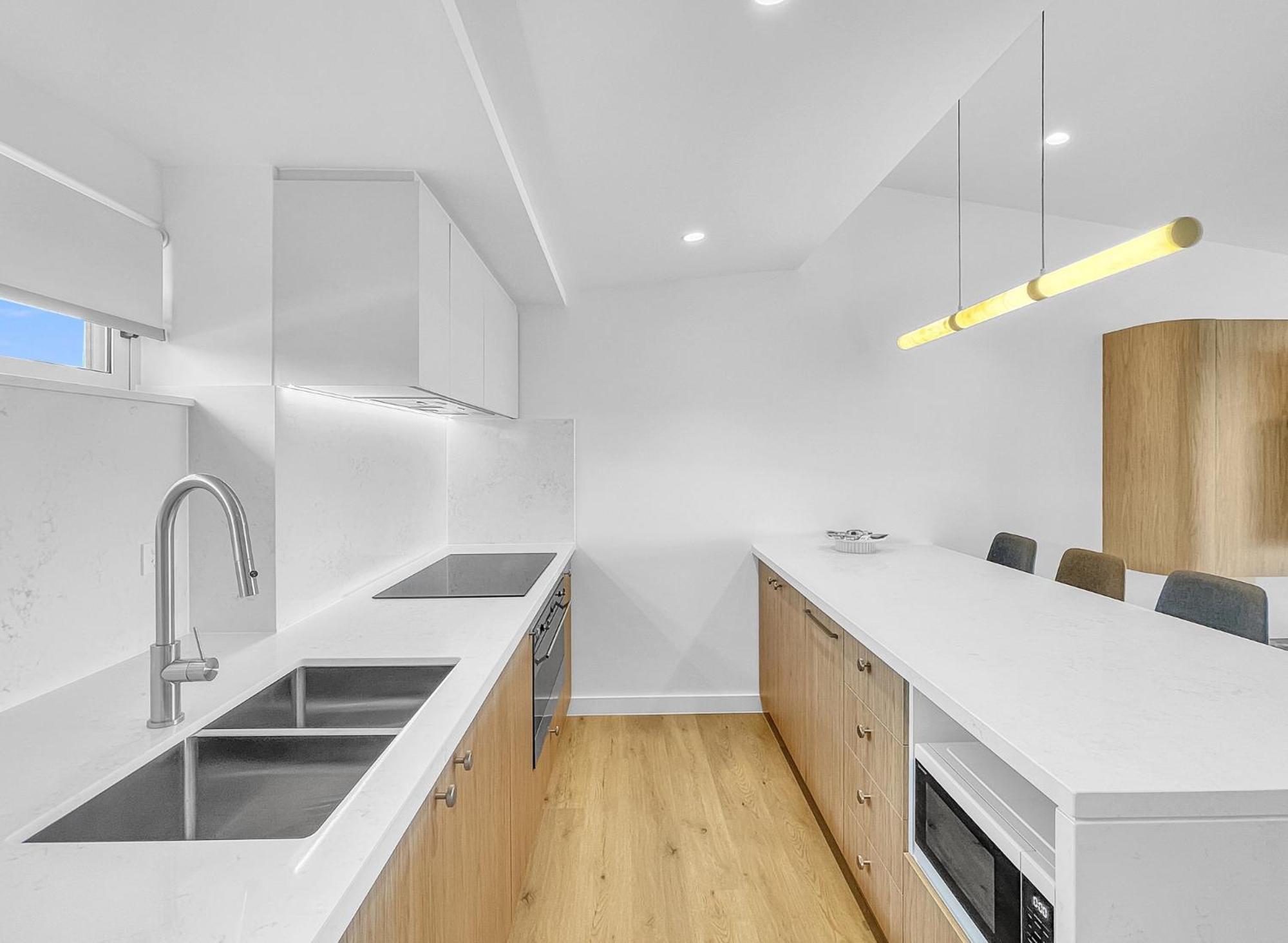 Modern 4-Bed Townhouse with Water Views