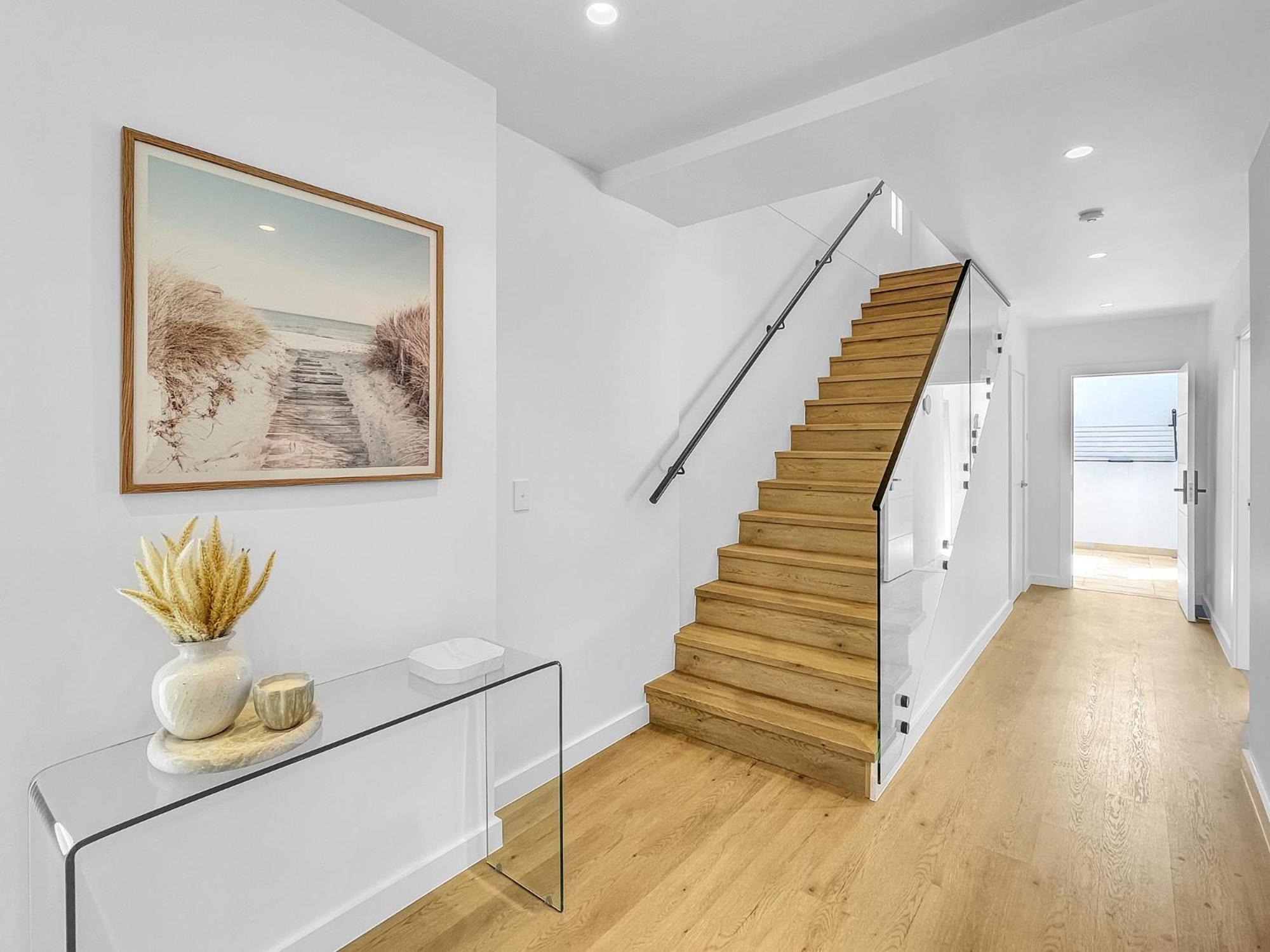 Modern 4-Bed Townhouse with Water Views