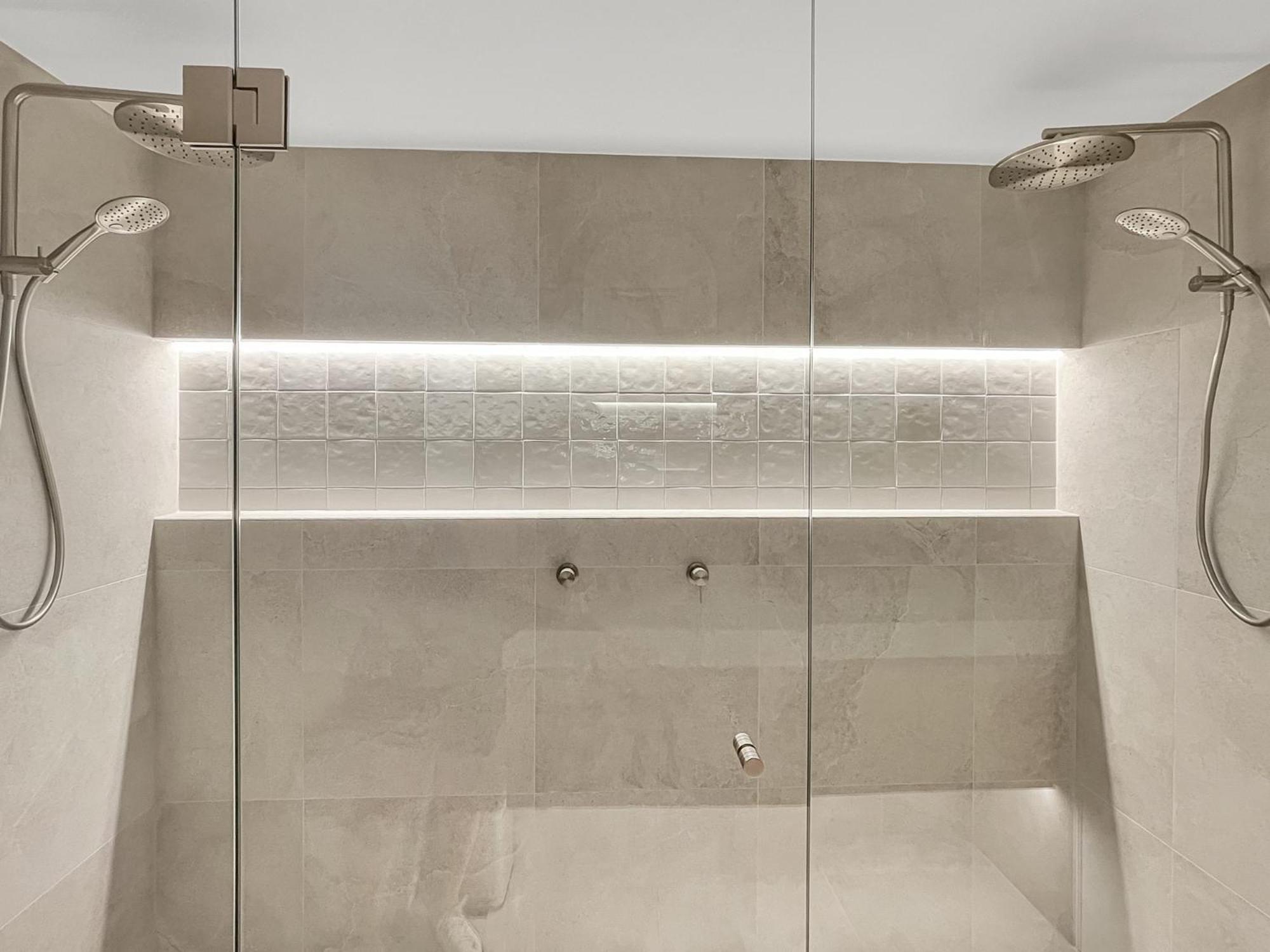 Modern 4-Bed Townhouse with Water Views