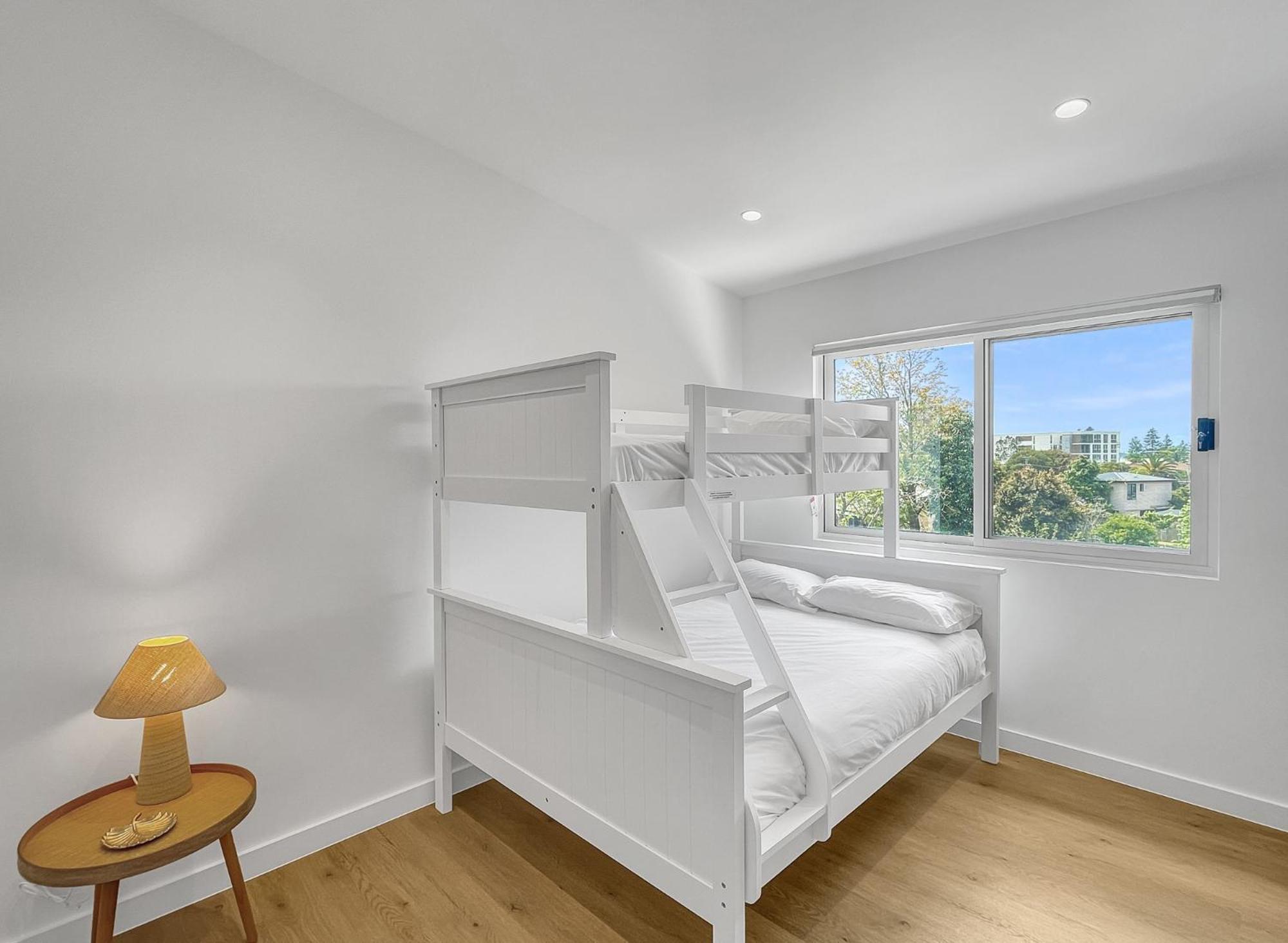 Modern 4-Bed Townhouse with Water Views