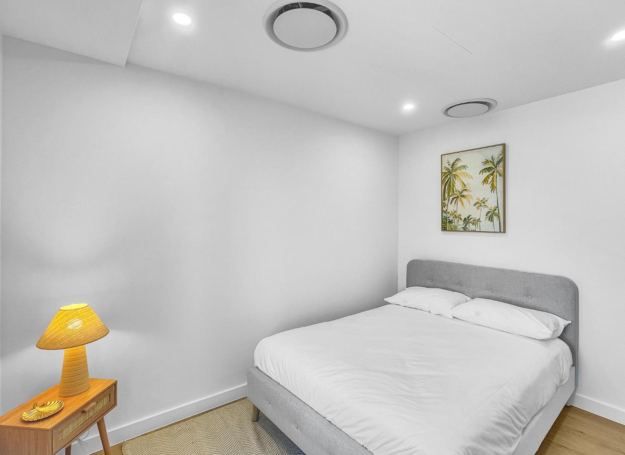 Modern 4-Bed Townhouse with Water Views