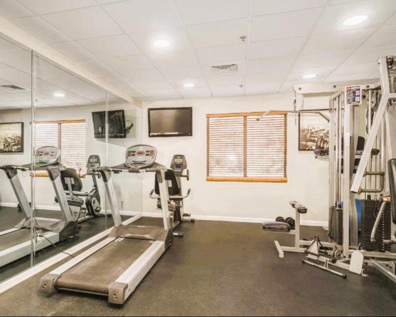 The Windstar Hotel - Emerald Isle, Swansboro