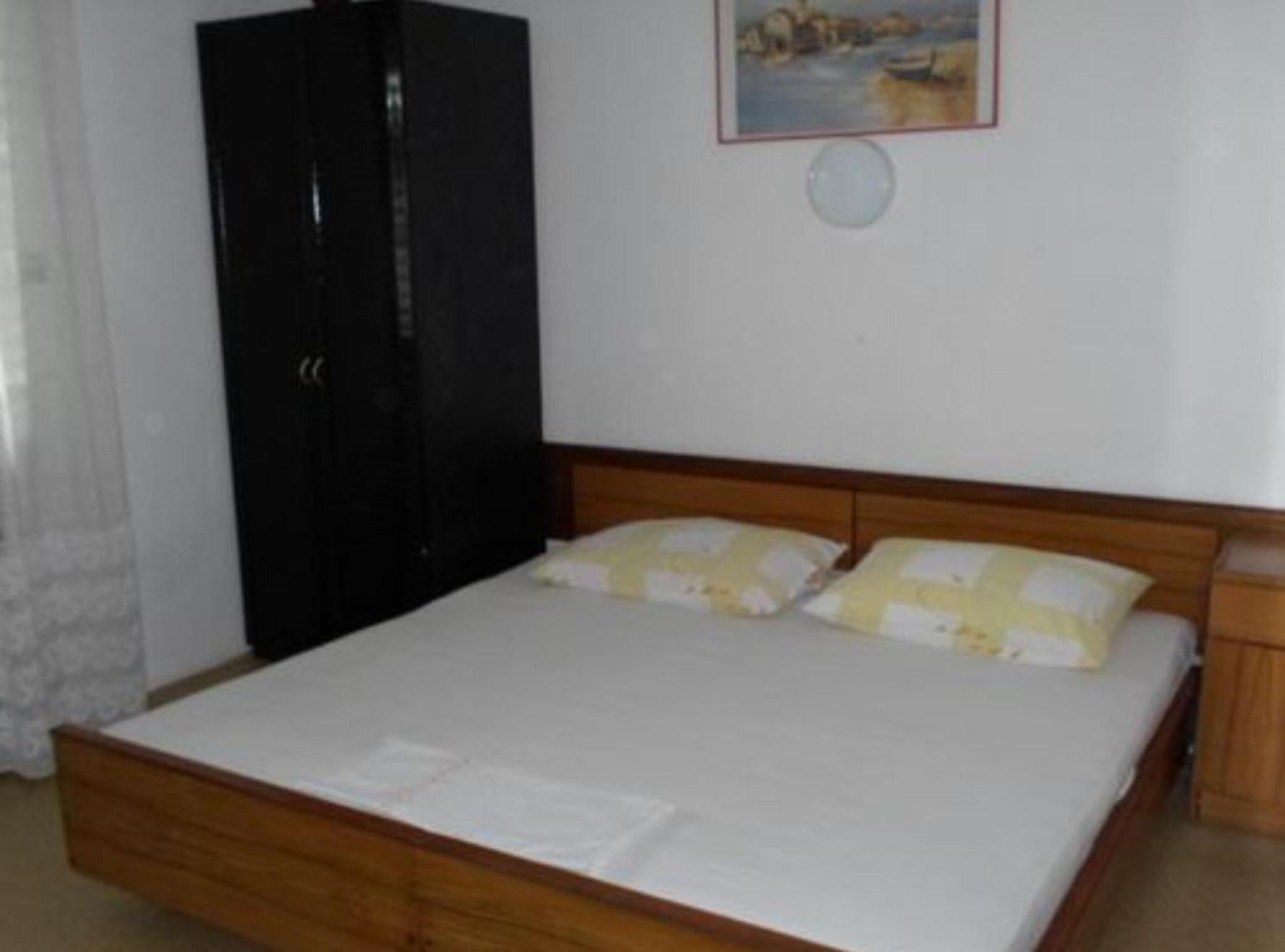 Apartments Miki Rogoznica