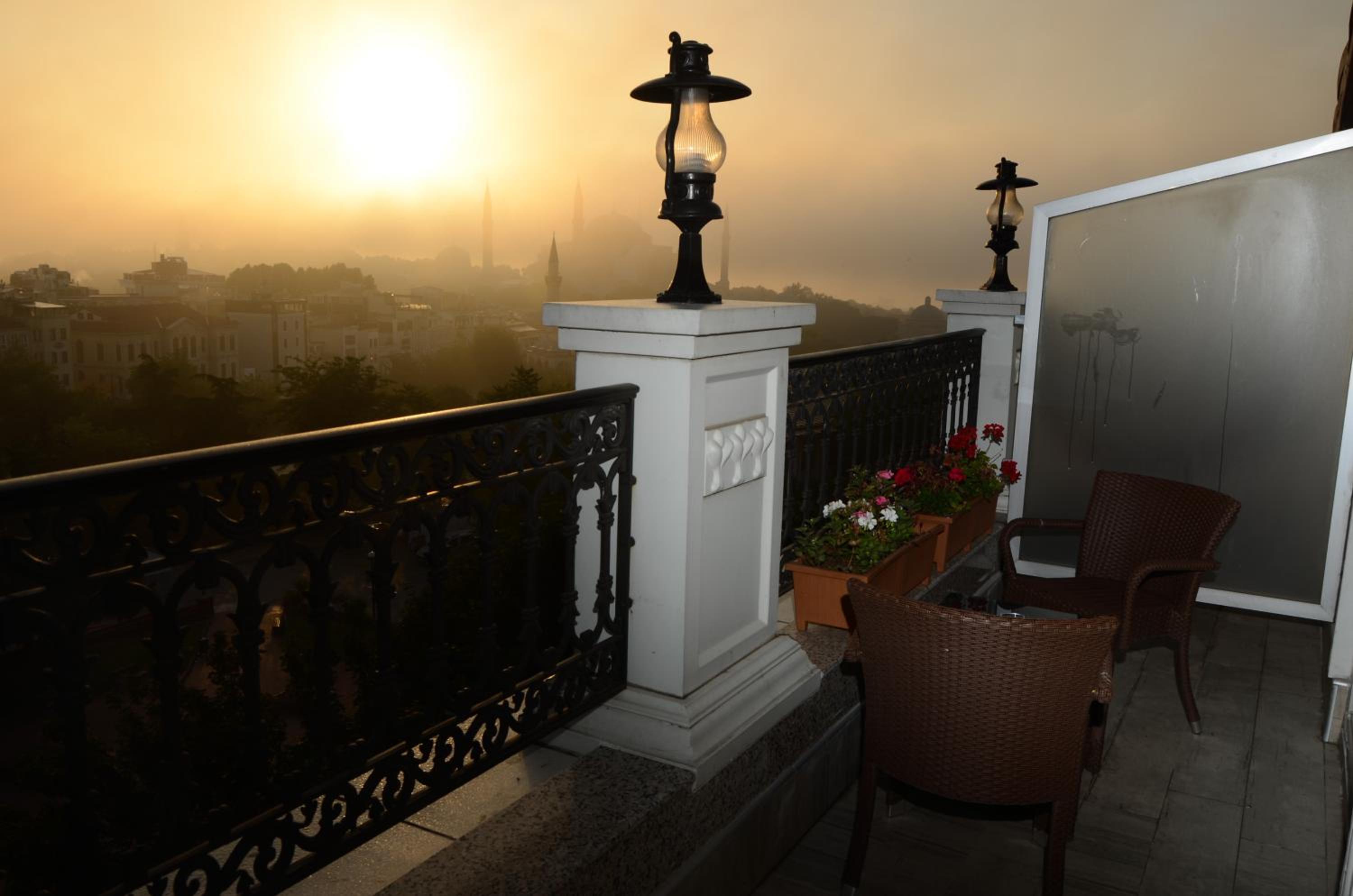 Deluxe Golden Horn Sultanahmet Hotel - Image 74