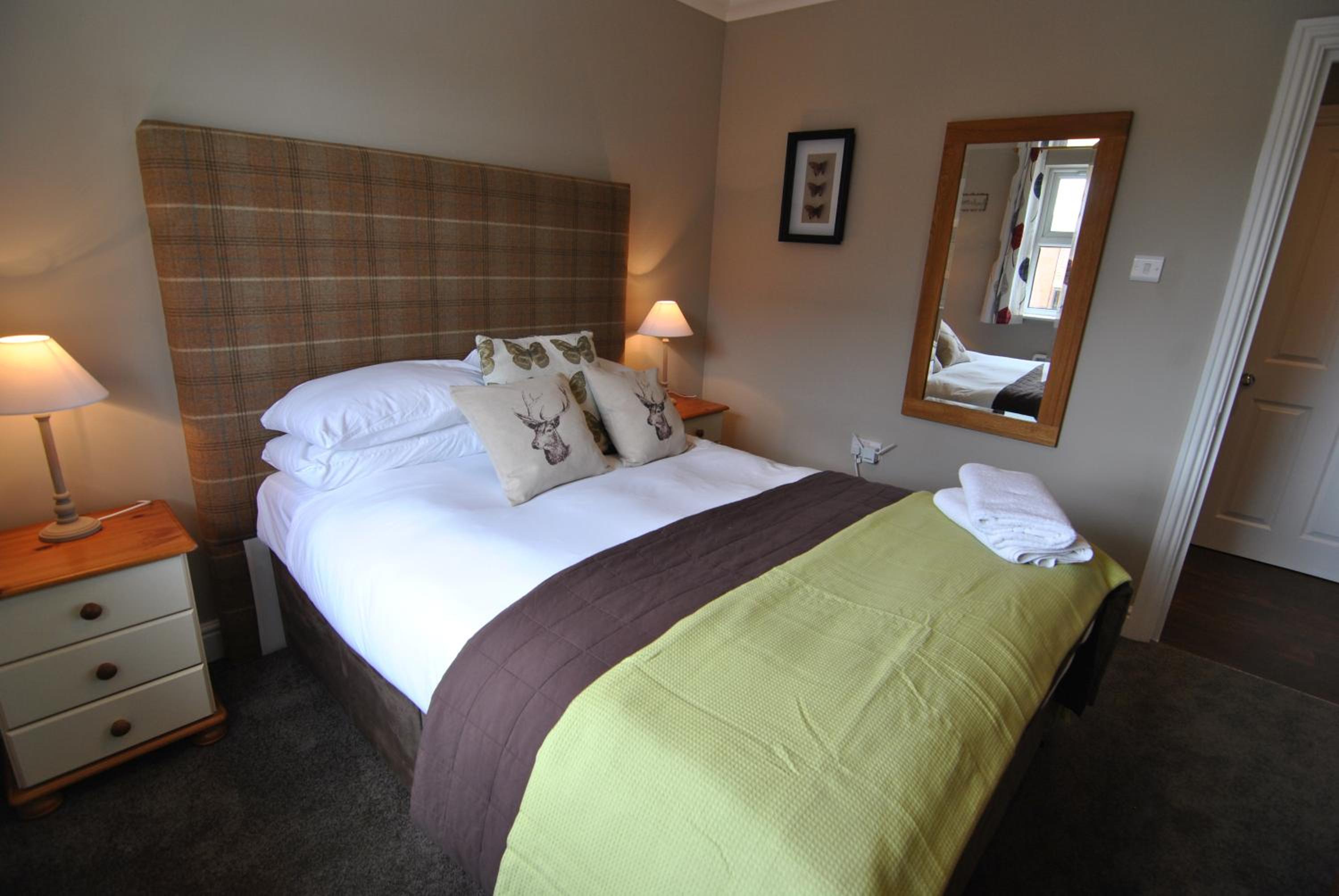 Lord Raglan House One Bedroom with Parking