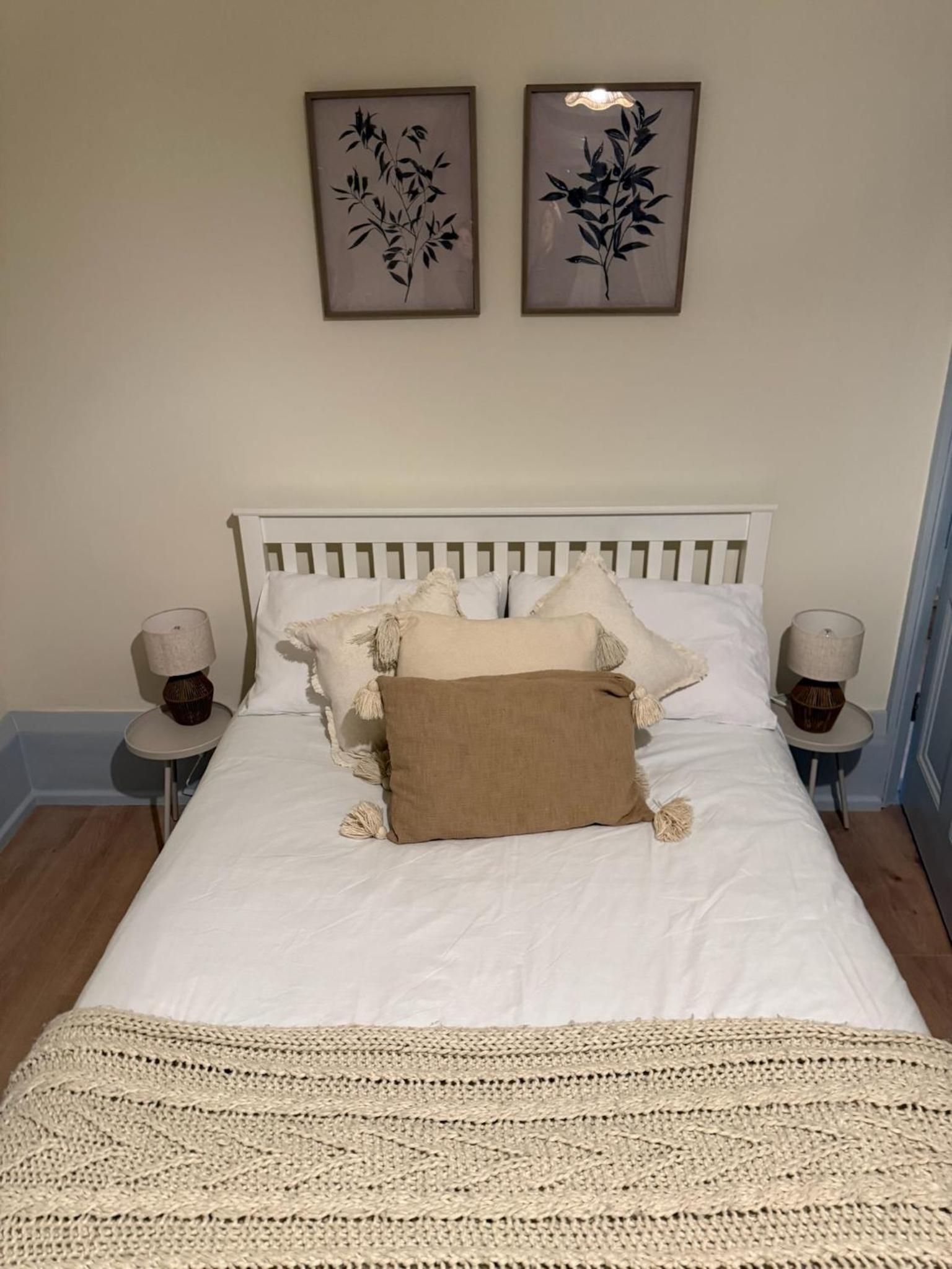Beautiful Margate Retreat with Log burner, Garden, minutes to beach