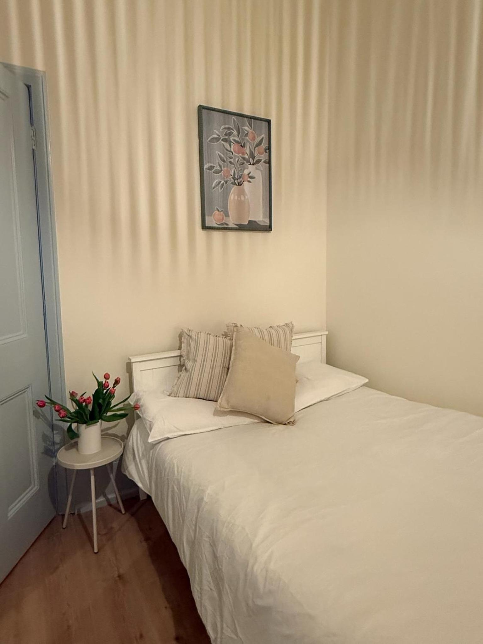 Beautiful Margate Retreat with Log burner, Garden, minutes to beach