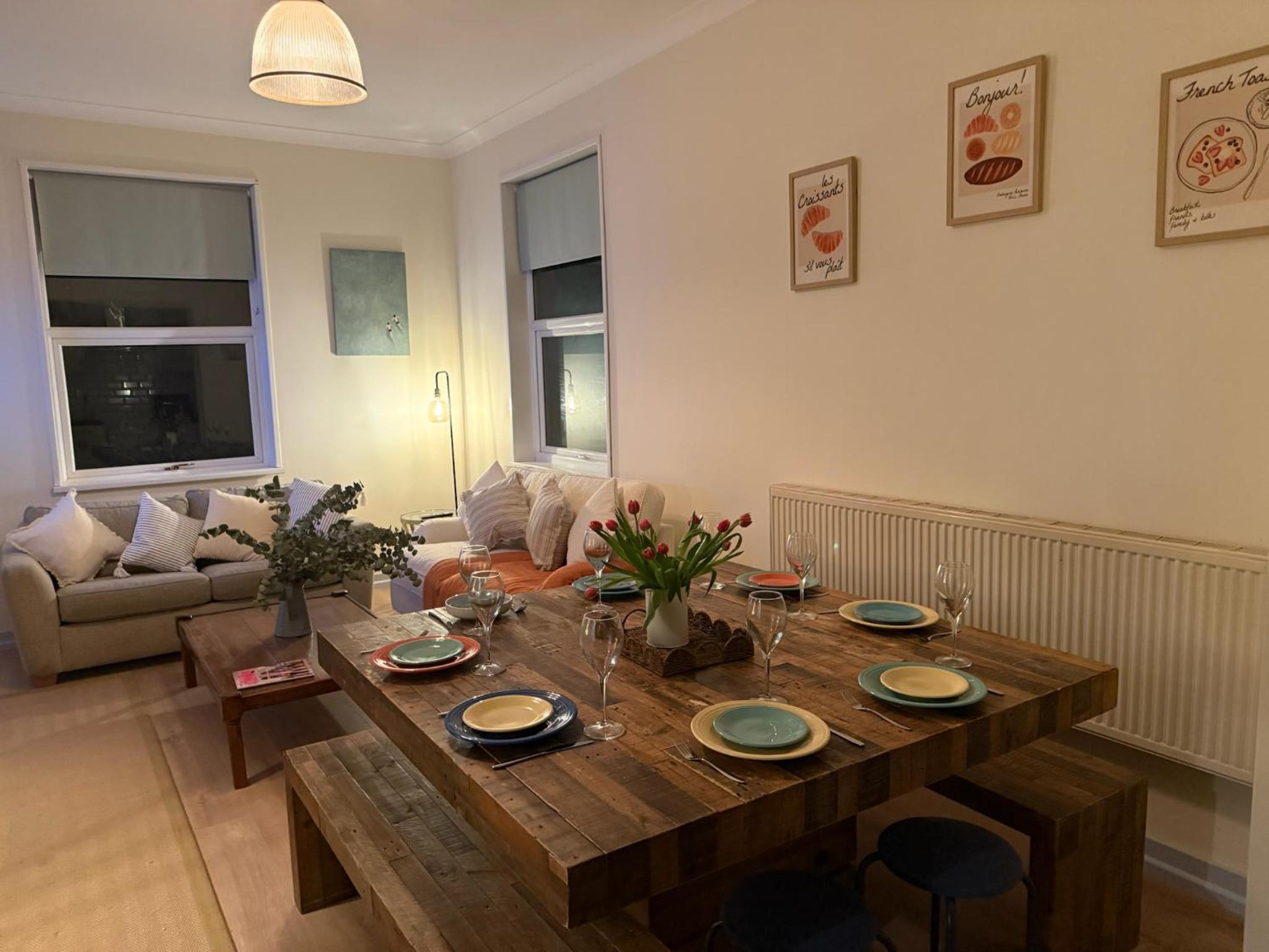 Beautiful Margate Retreat with Log burner, Garden, minutes to beach