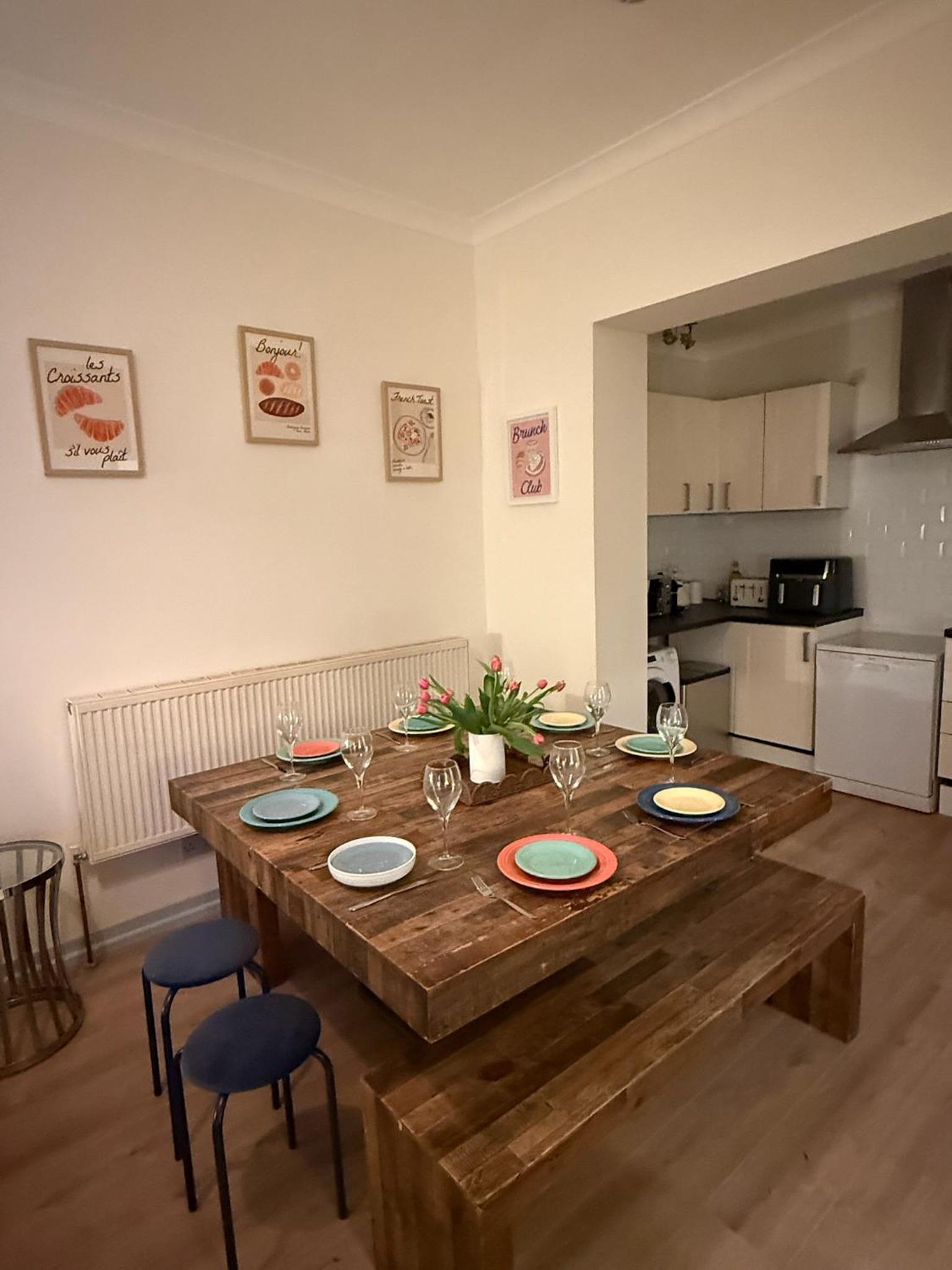 Beautiful Margate Retreat with Log burner, Garden, minutes to beach