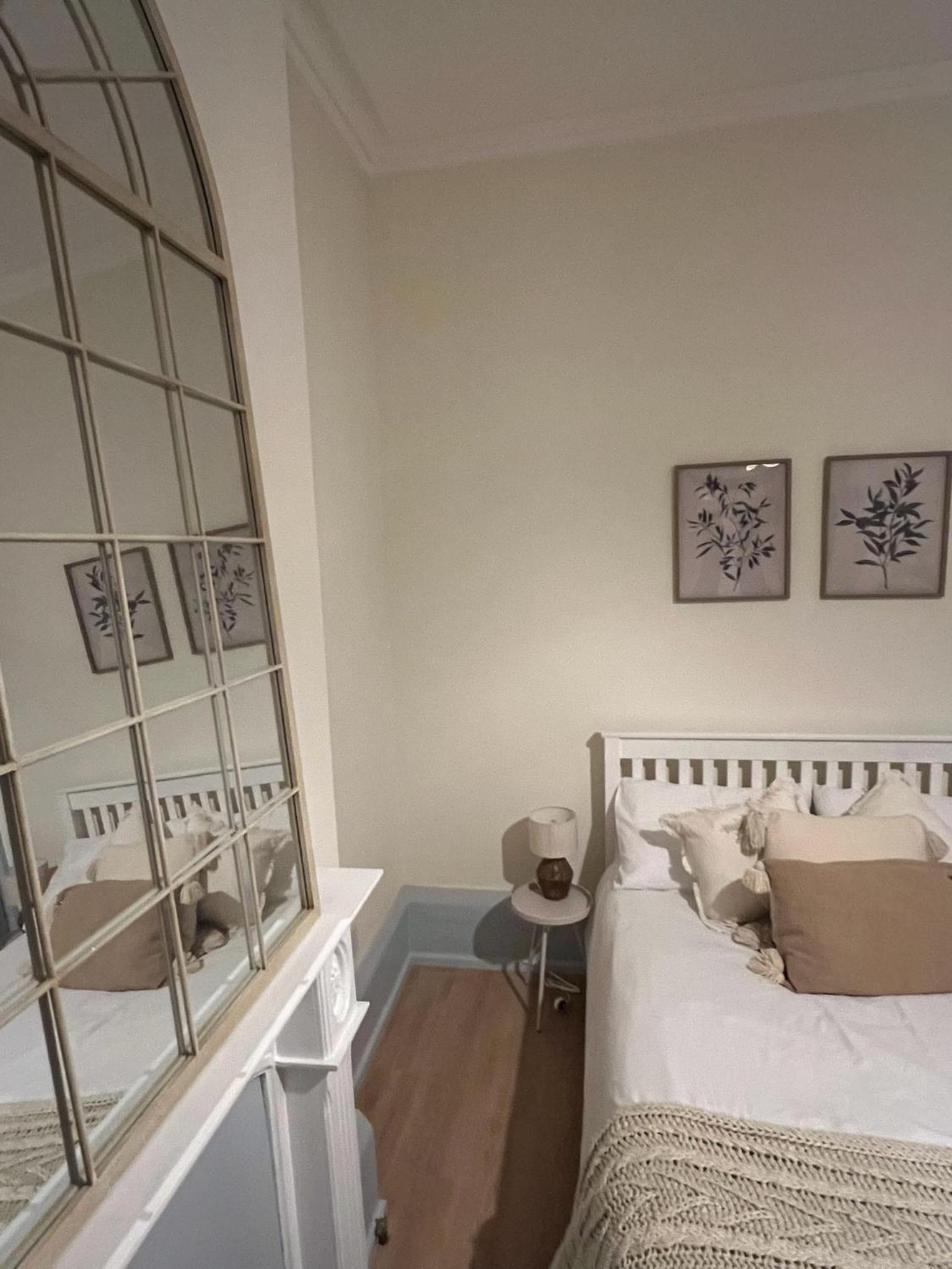 Beautiful Margate Retreat with Log burner, Garden, minutes to beach