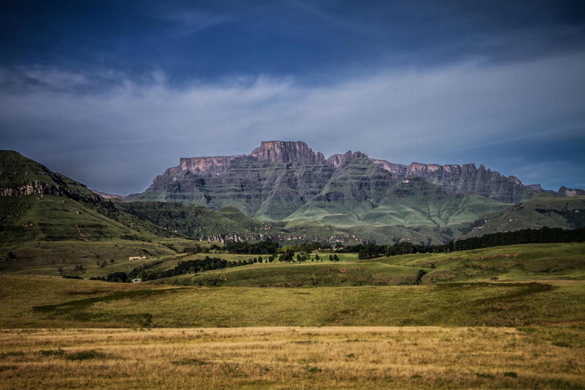 Luxury 4BR Drakensberg Home Private Pool and Braai