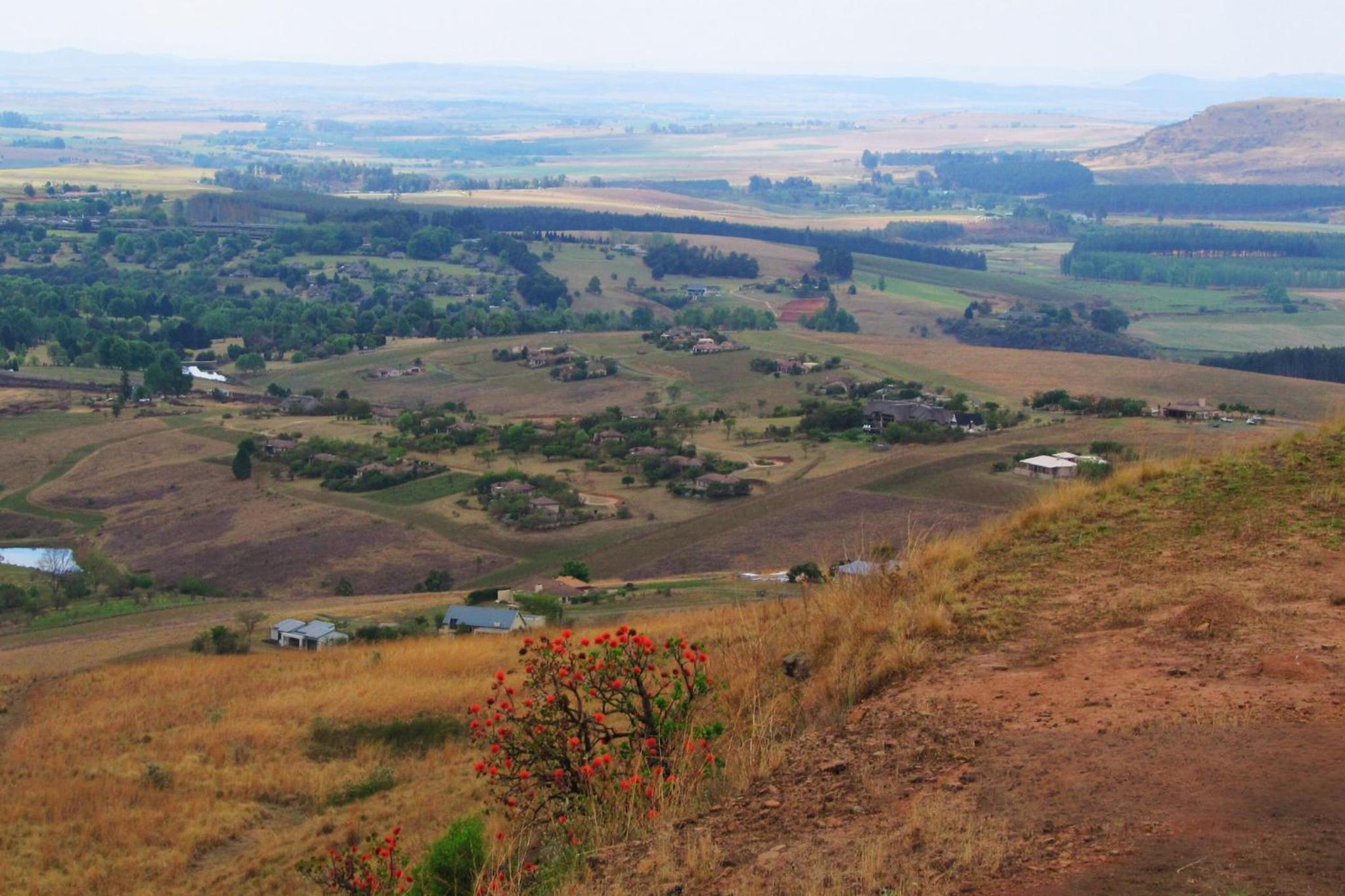 Luxury 4BR Drakensberg Home Private Pool and Braai