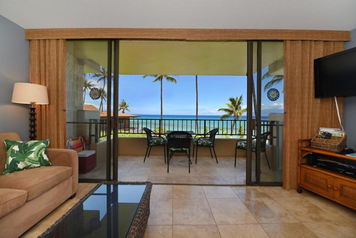 Paki Maui 207 · PM 207 BeachFront 1BD w Ocean View