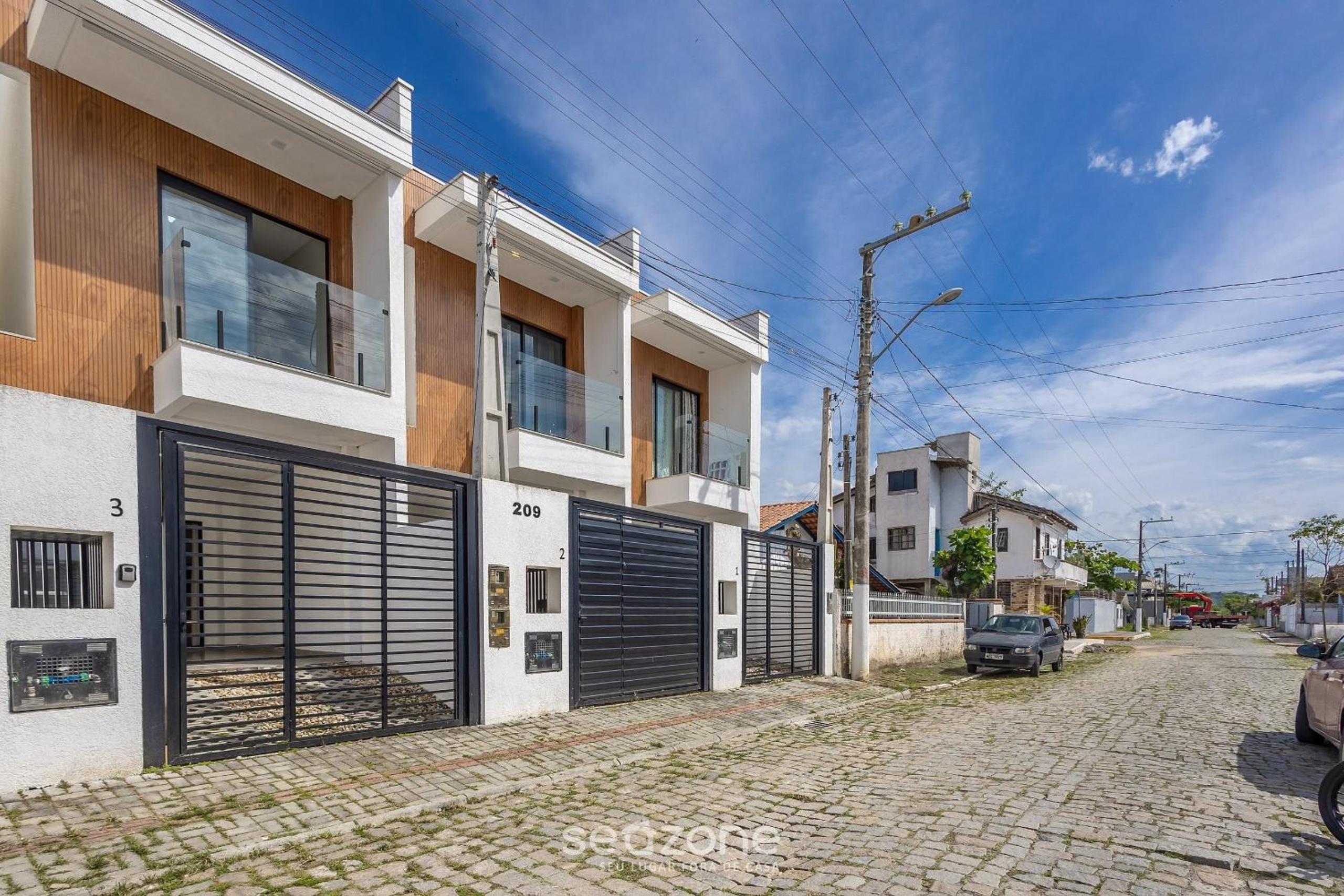 House w/ Barbecue 500 m from the Beach CGE0003