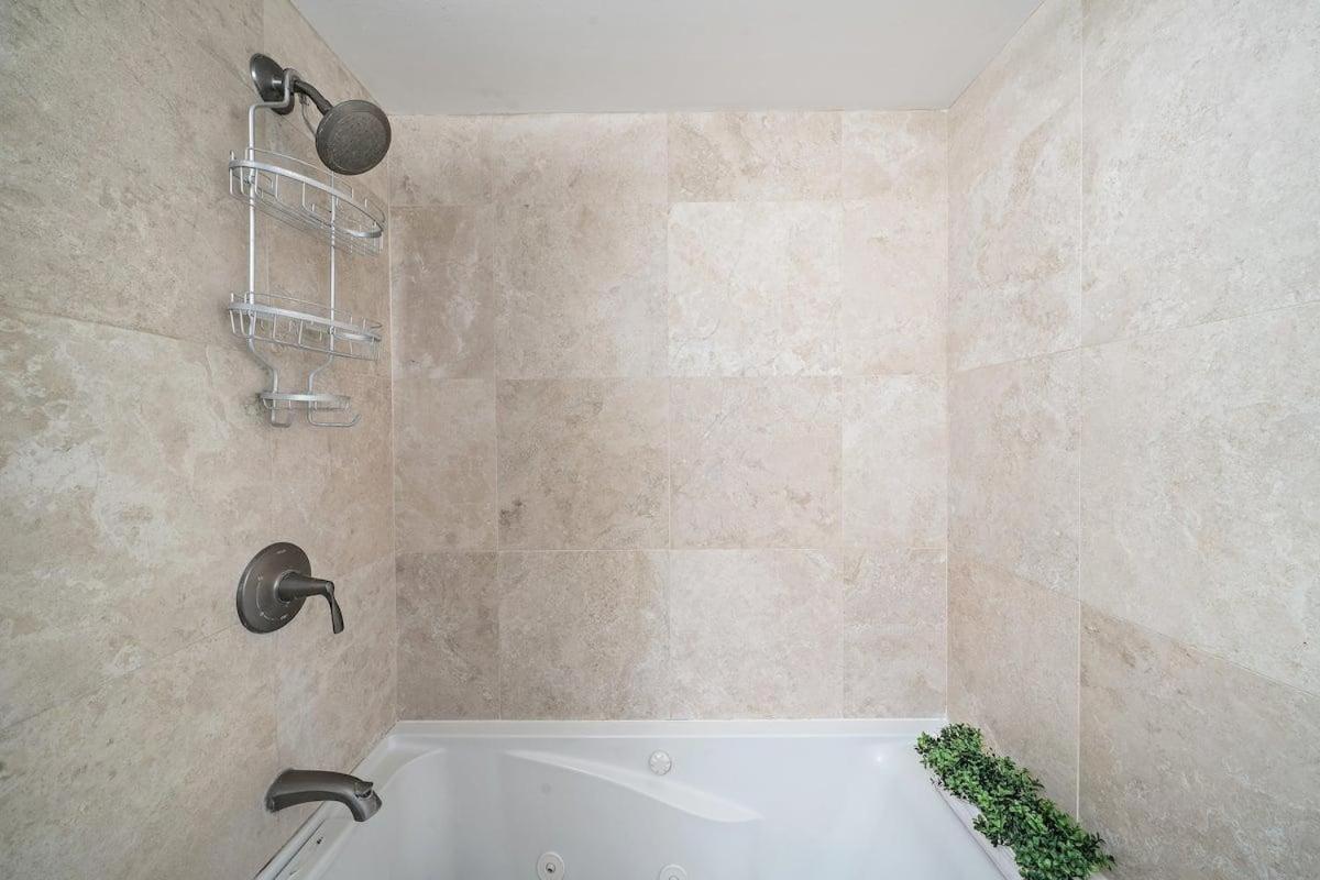 Pacific Shores B303 · PacSB303 Spacious Kihei 2BR w/Pool, AC & S
