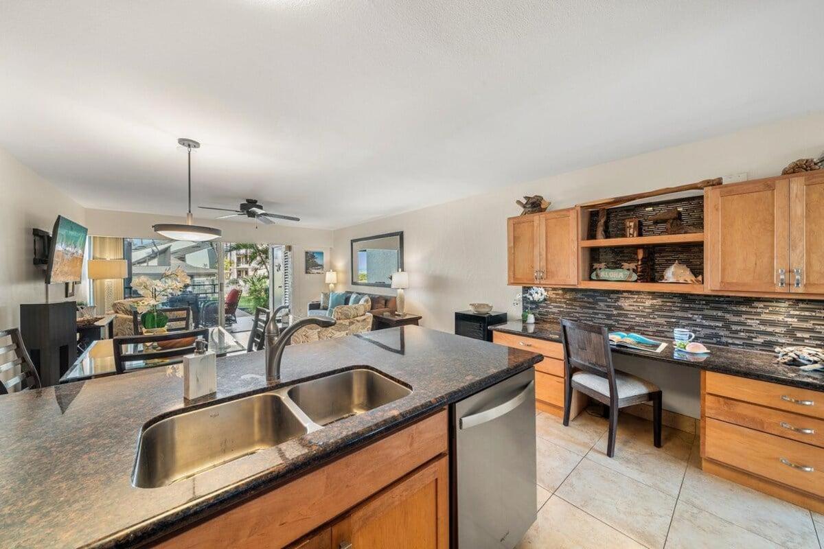 Hale Kamaole 171 · HAK 171 Ground Floor Condo Near Beach w AC