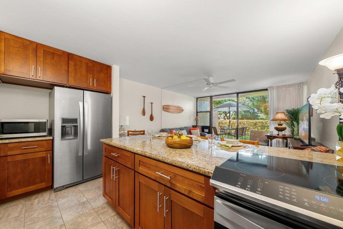 Maui Vista 1106 · MV 1106 Updated 1BD Condo Steps from Beach Poo