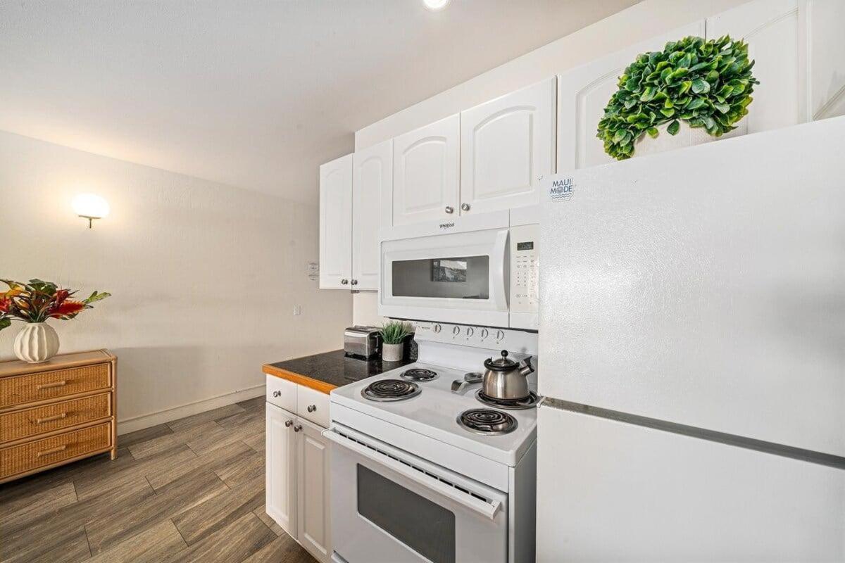 Hale Kamaole 210 · HAK 210 1BD Ocean view Walk to the Beach and