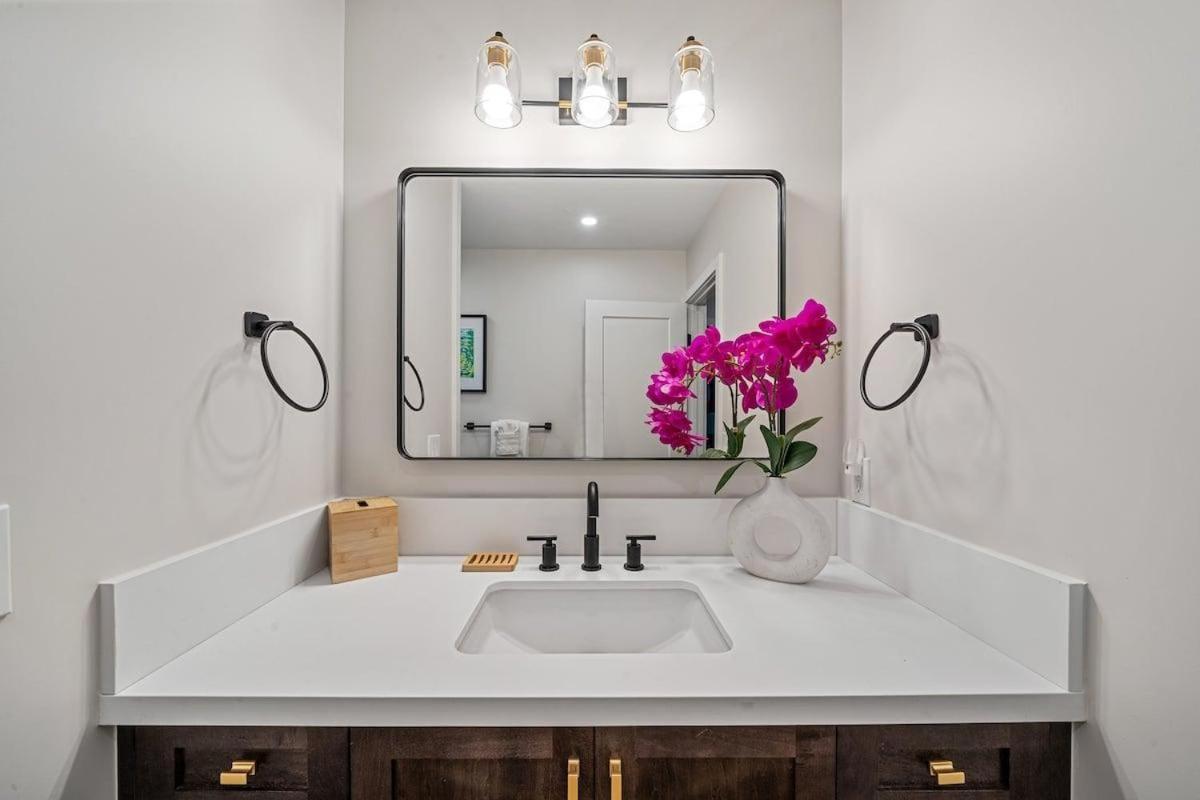 Alaeloa 38 · ALA 38 Beautifully Remodel 3BD Partial Ocean Views