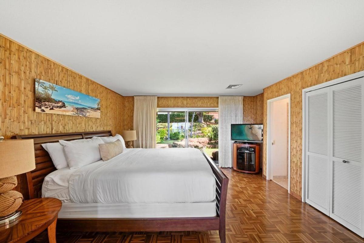 Hale Kalapu · Large Home 180° Ocean Views Walk2Beach Hale Kalapu