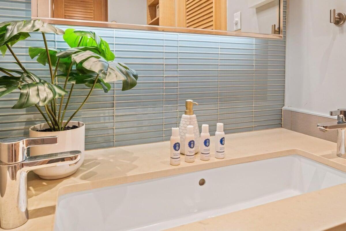 Napili Shores H262 · NS H262 BeachFront Condo Ocean Views Pool H
