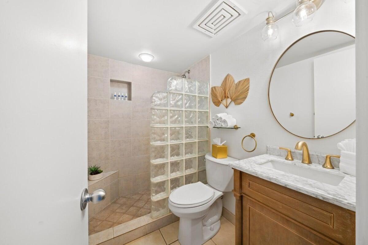 Kamaole Sands 8409 · KAS 8409 Ocean Views from this Freshly Upda