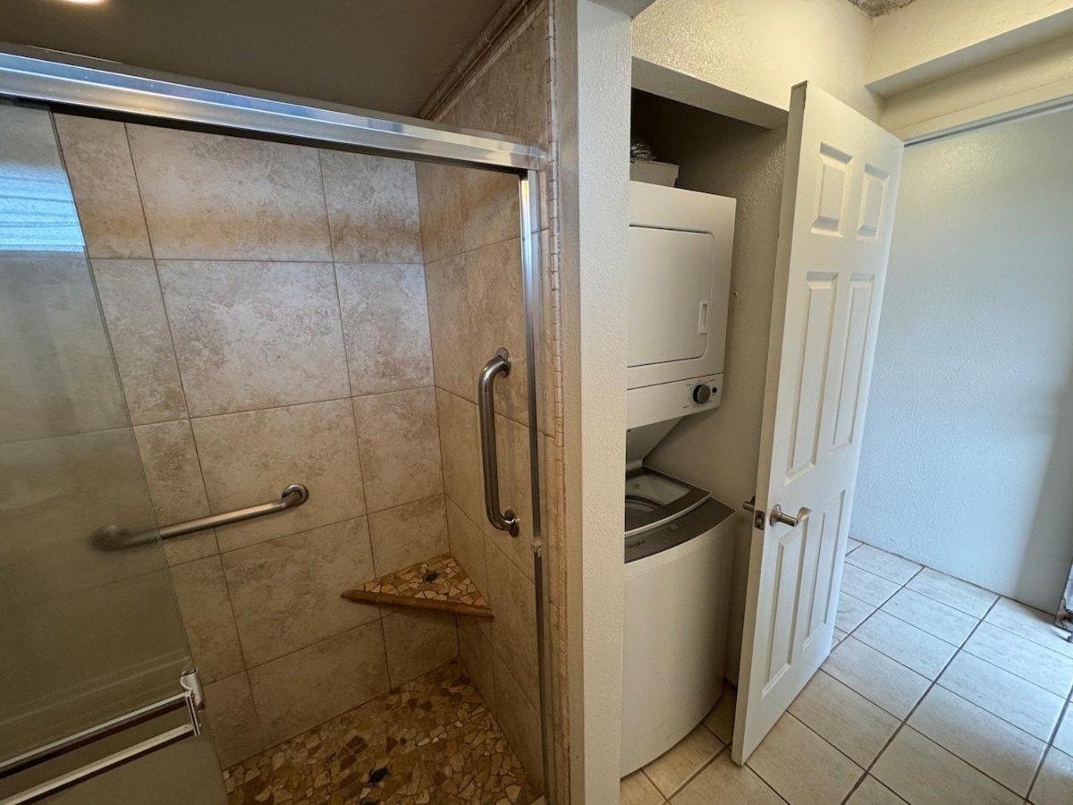 Royal Kahana 616 · RK 616 Oceanfront Escape w Pool | Steps2Beach
