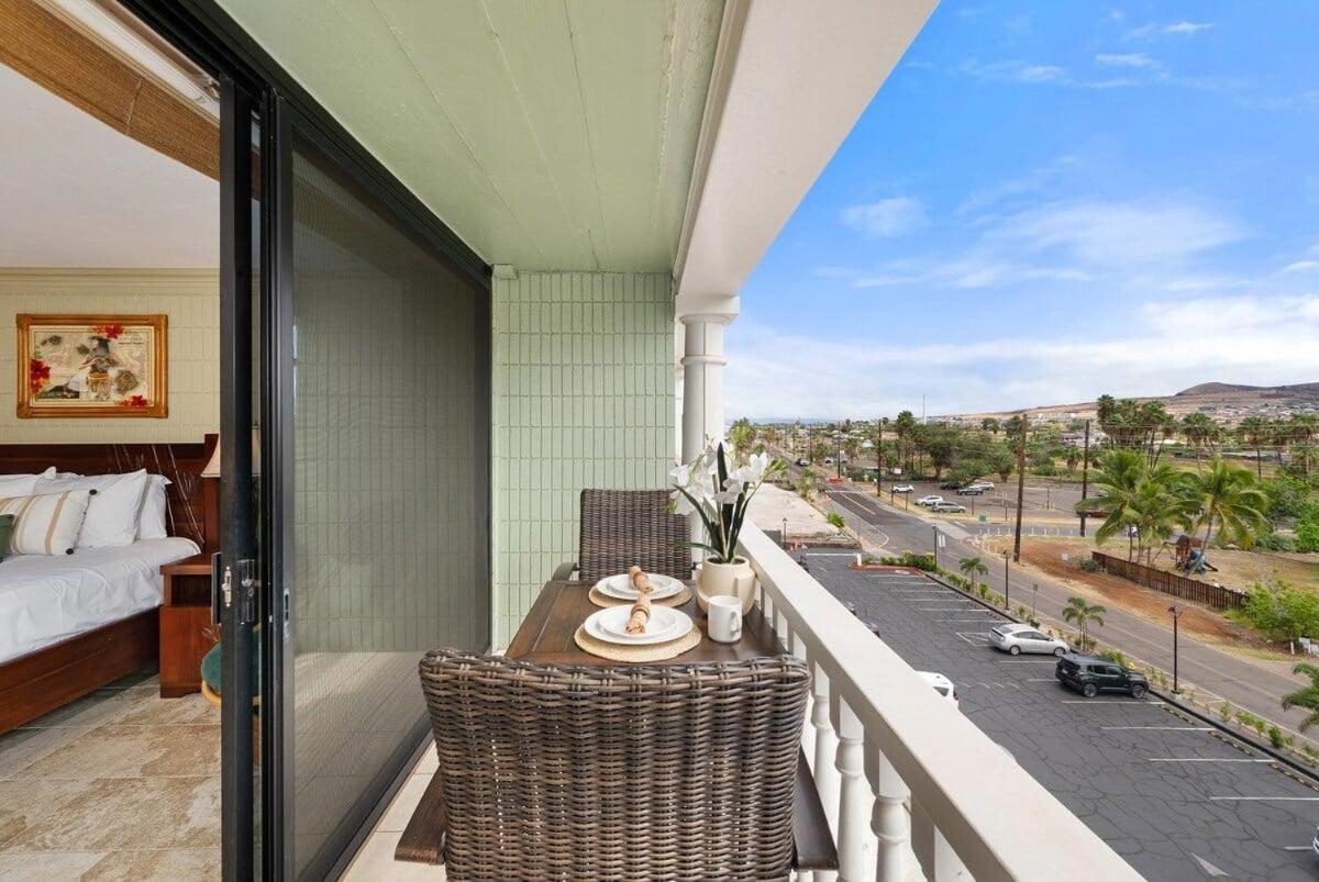 Lahaina Shores 512 · LS 512 Getaway Studio by the Beach Pool Hot