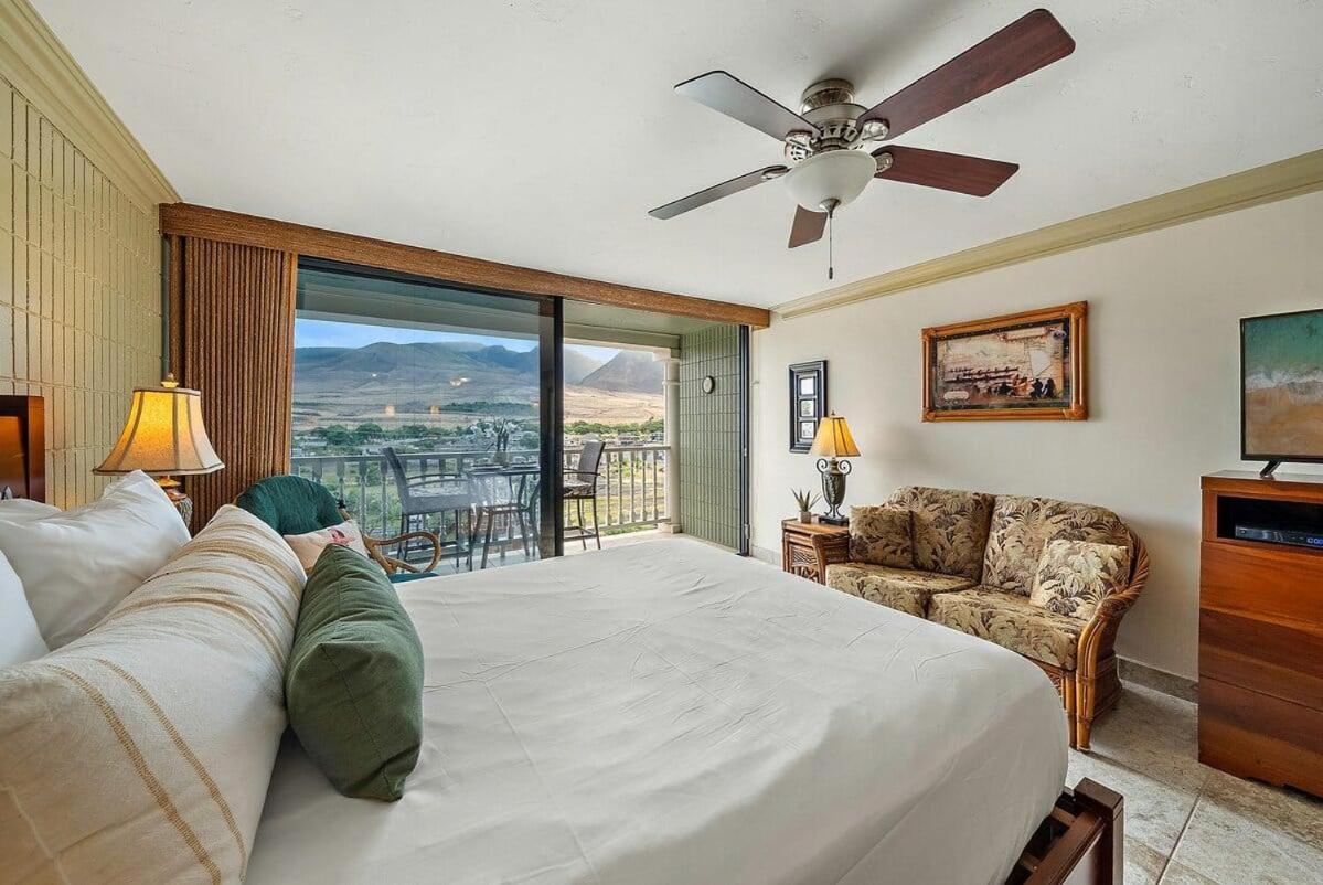 Lahaina Shores 512 · LS 512 Getaway Studio by the Beach Pool Hot