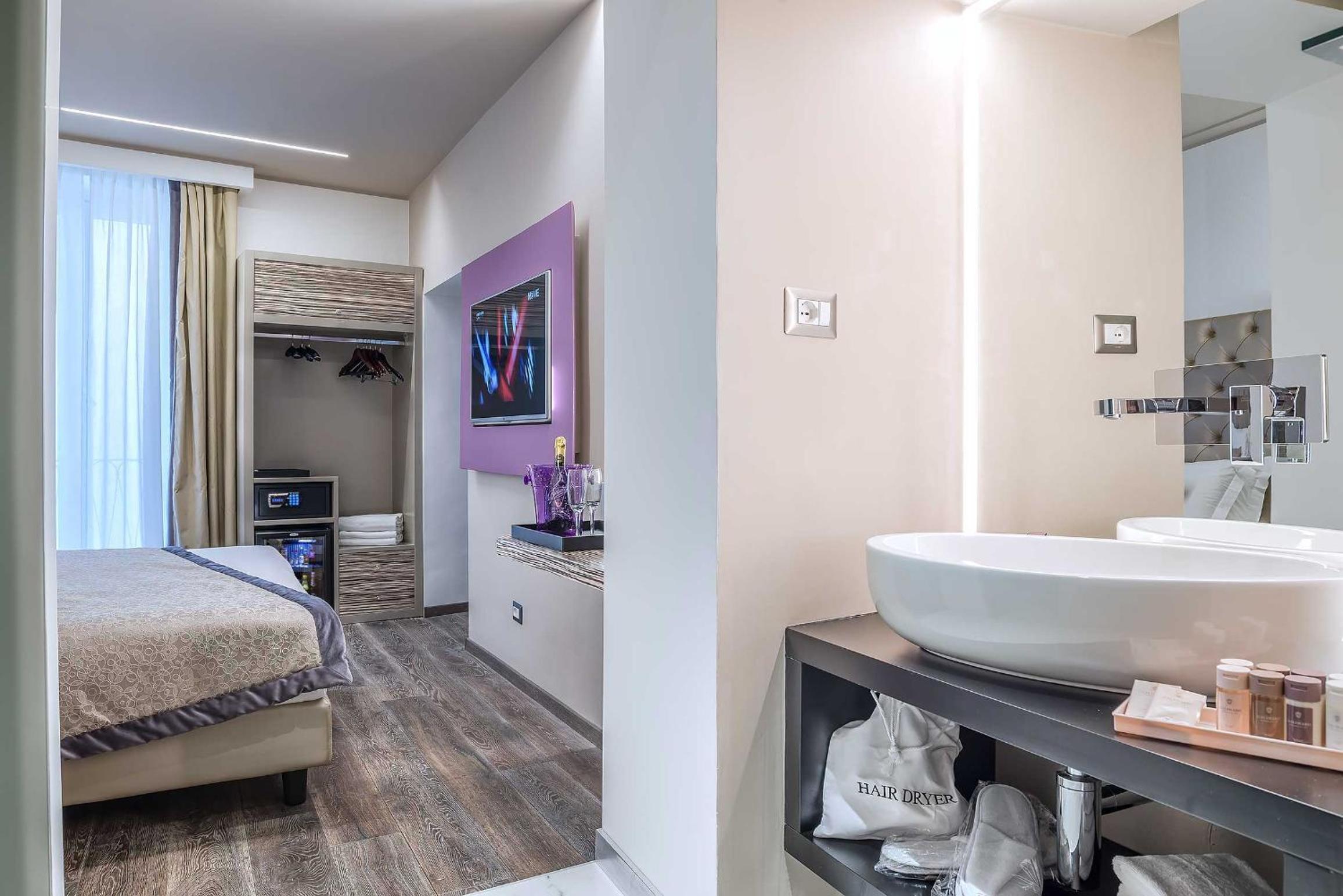 hotel room