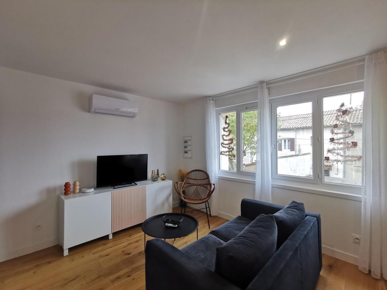 Dark blue Appartement 2 chambres climatisation parking 900m des remparts