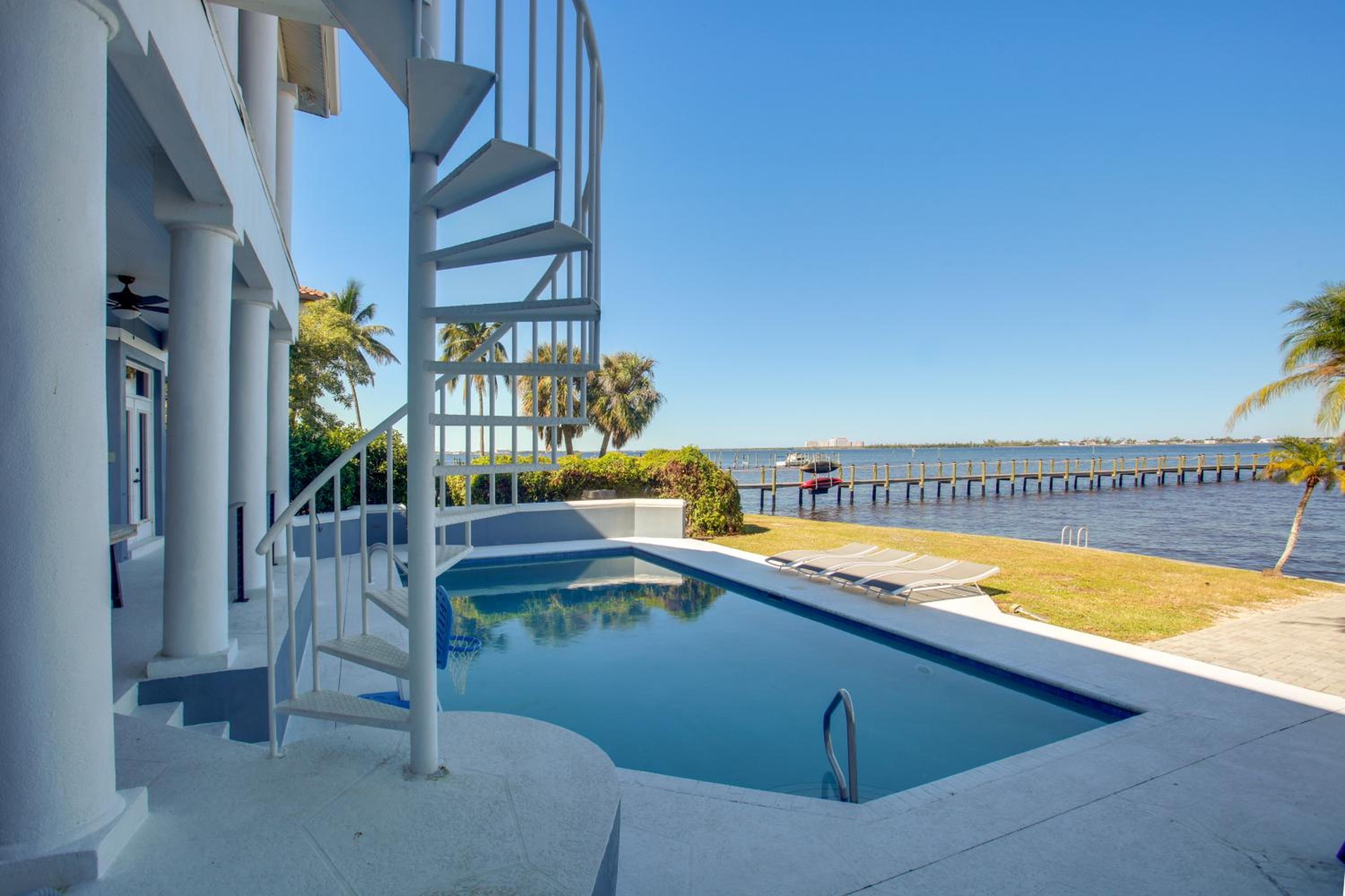 Oceanside Fort Myers Luxury! Pool, Terrace and Views