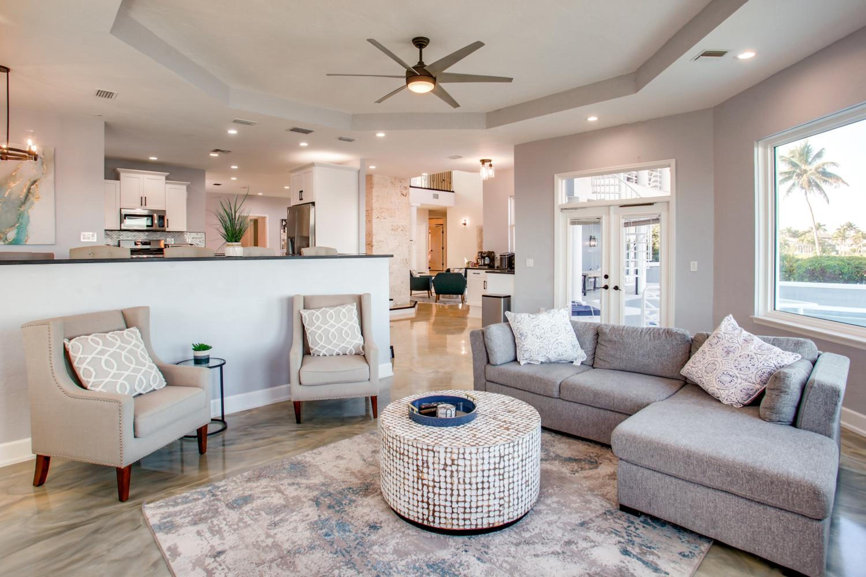 Oceanside Fort Myers Luxury! Pool, Terrace and Views