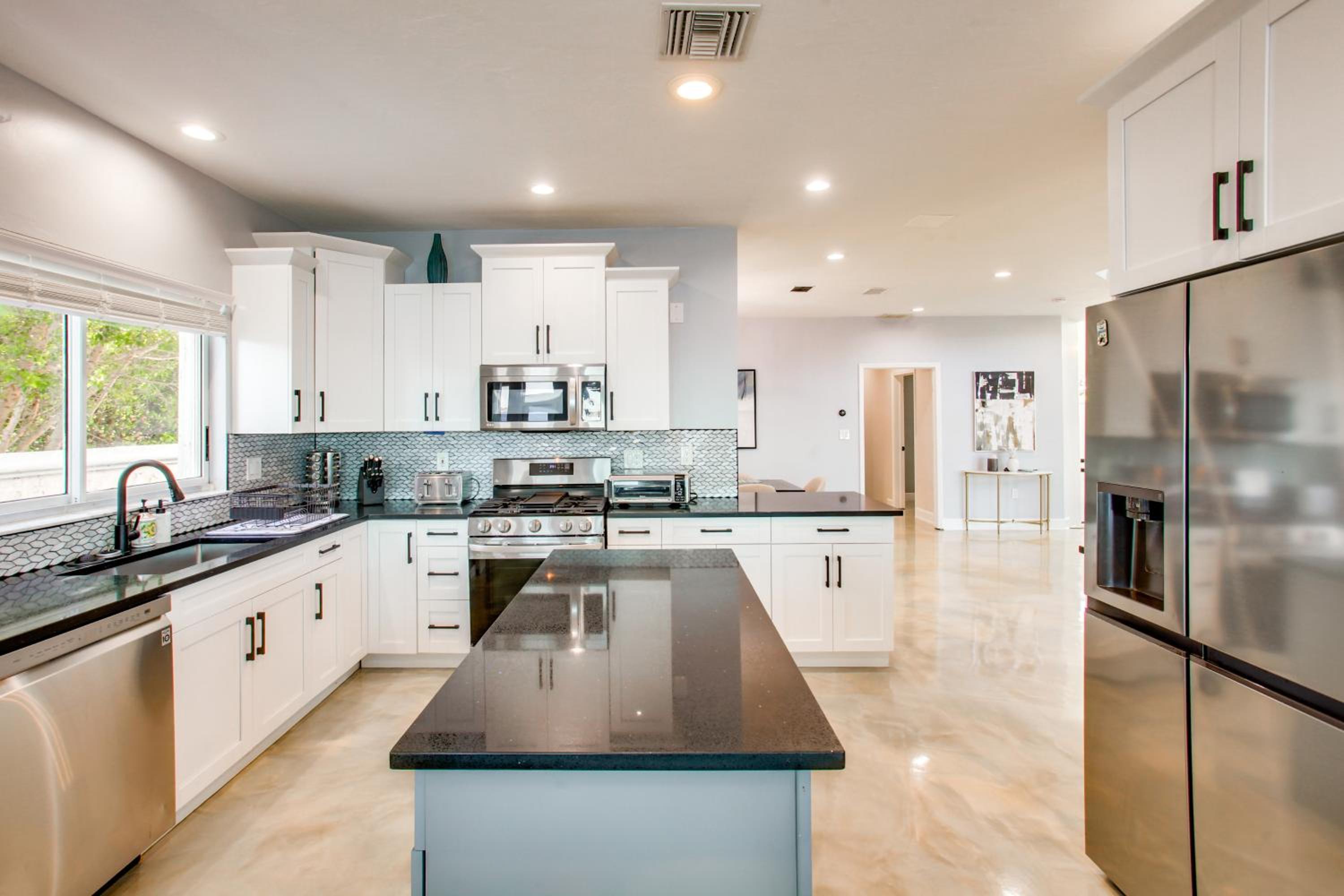 Oceanside Fort Myers Luxury! Pool, Terrace and Views