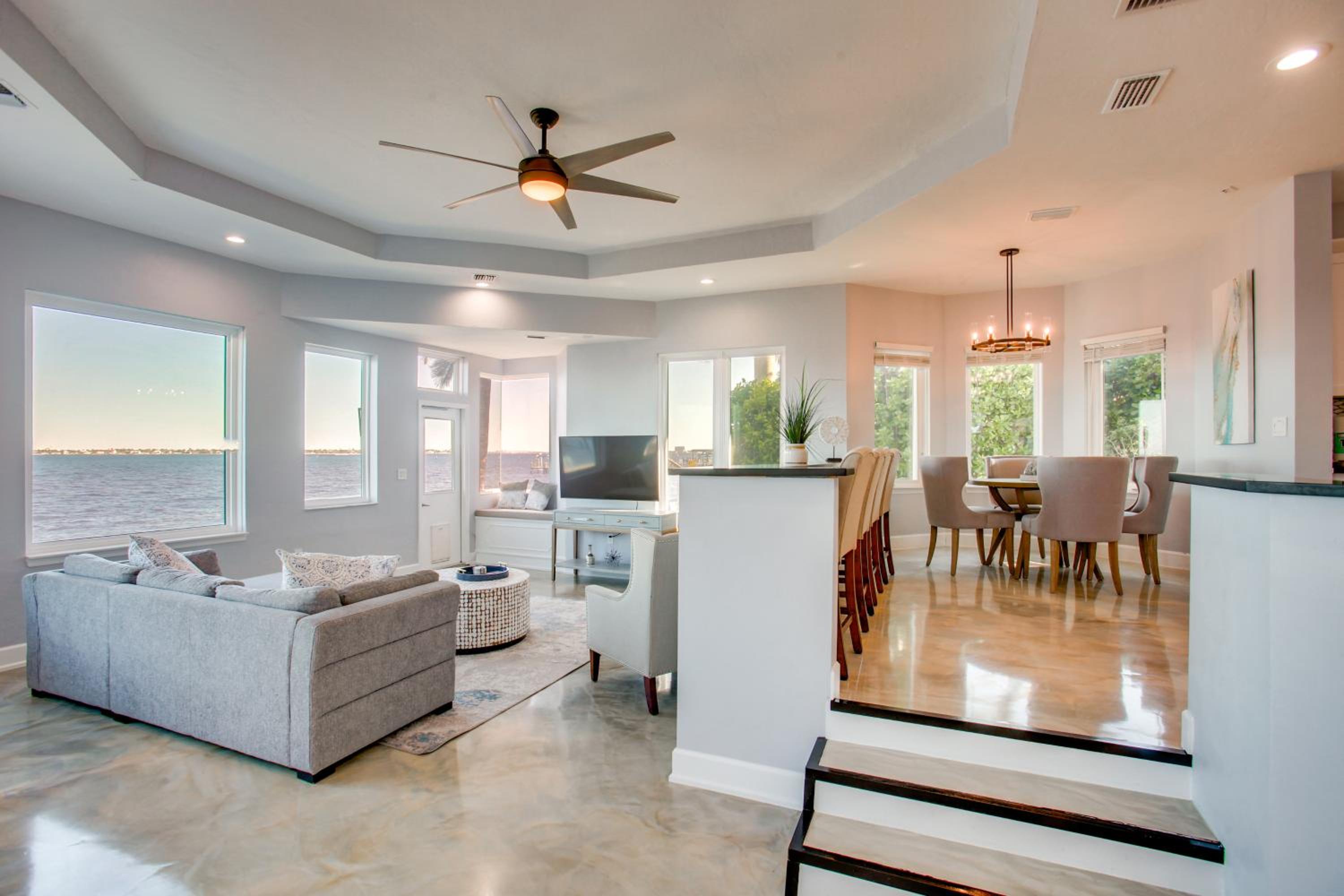 Oceanside Fort Myers Luxury! Pool, Terrace and Views