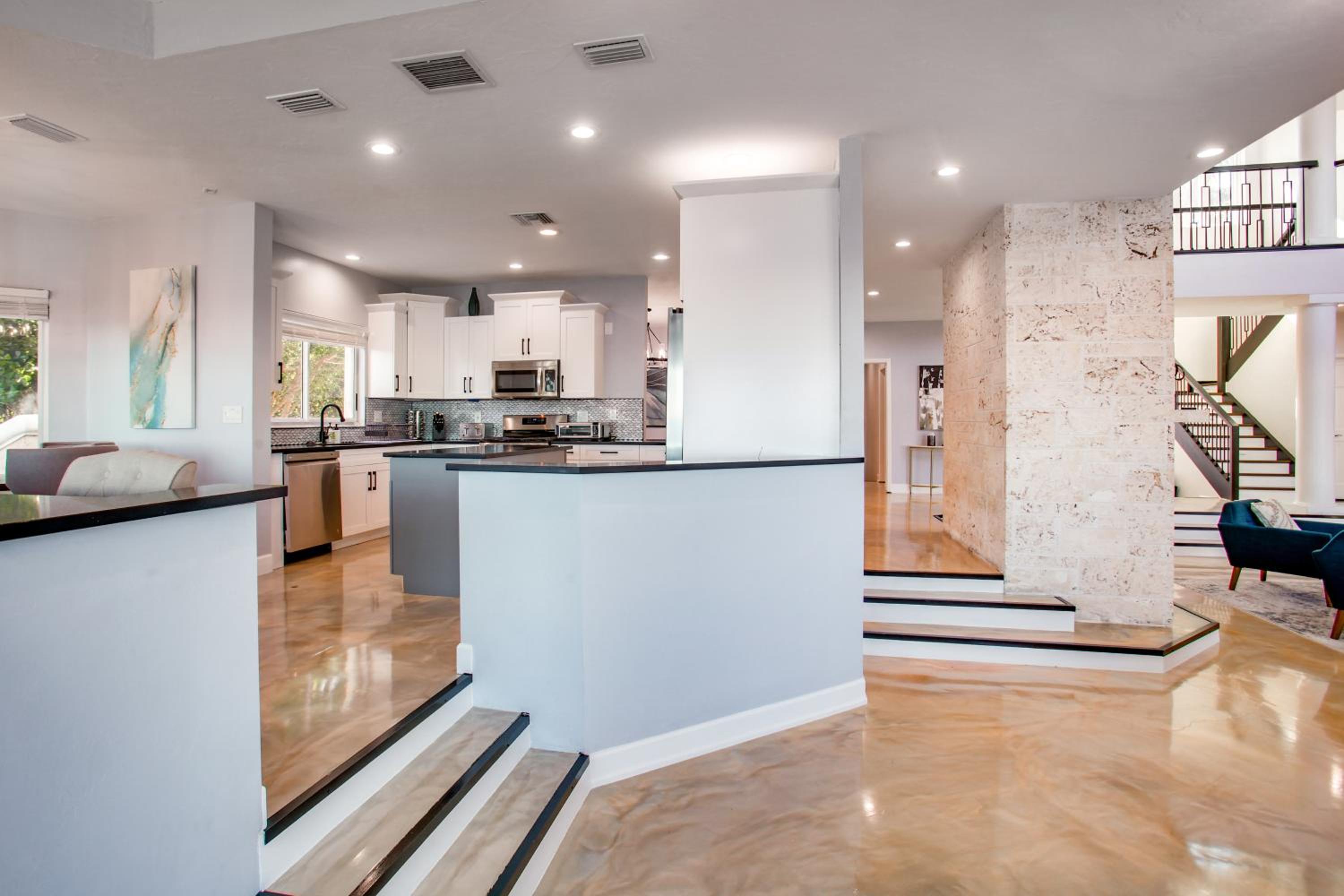 Oceanside Fort Myers Luxury! Pool, Terrace and Views
