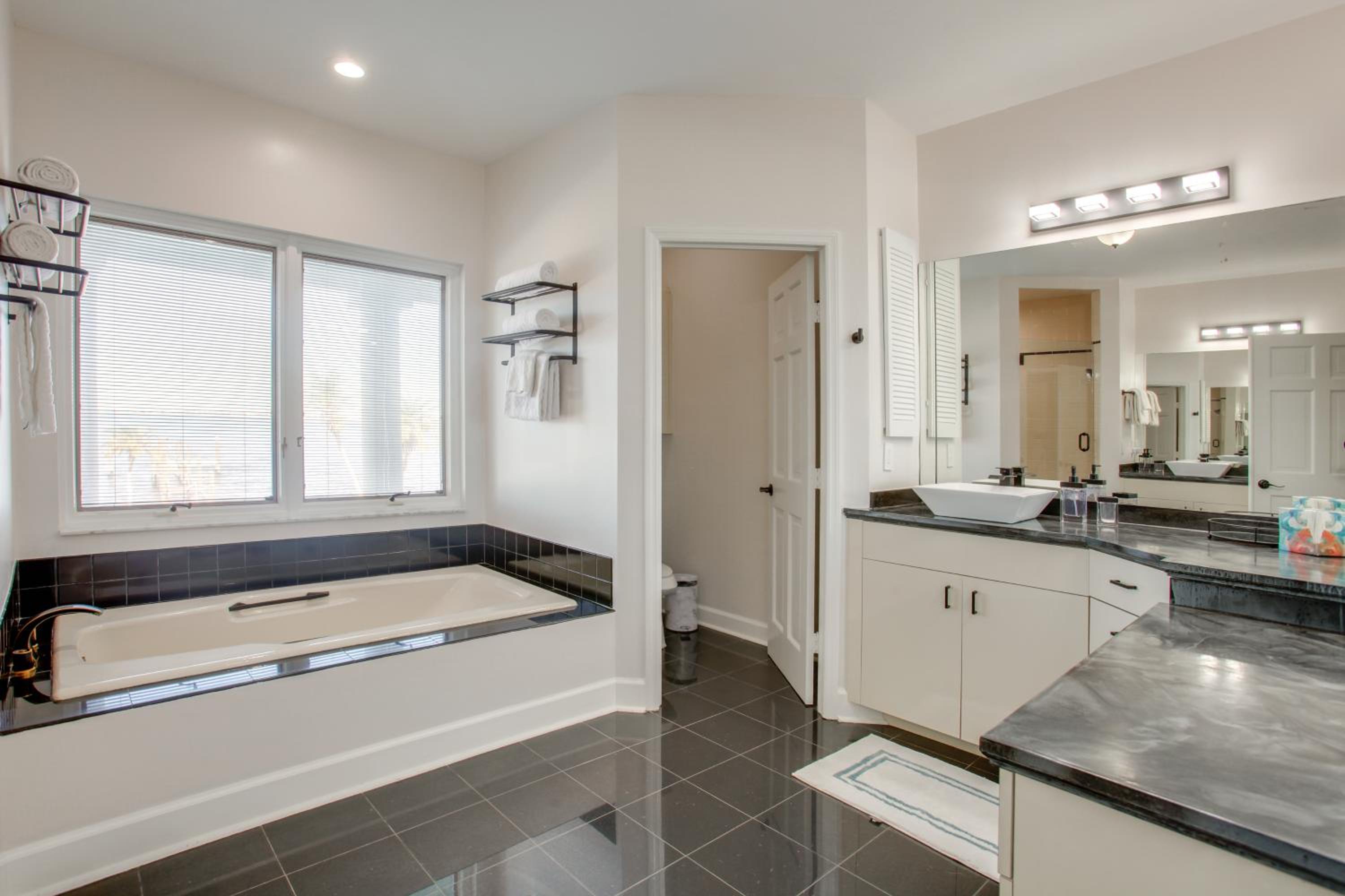Oceanside Fort Myers Luxury! Pool, Terrace and Views