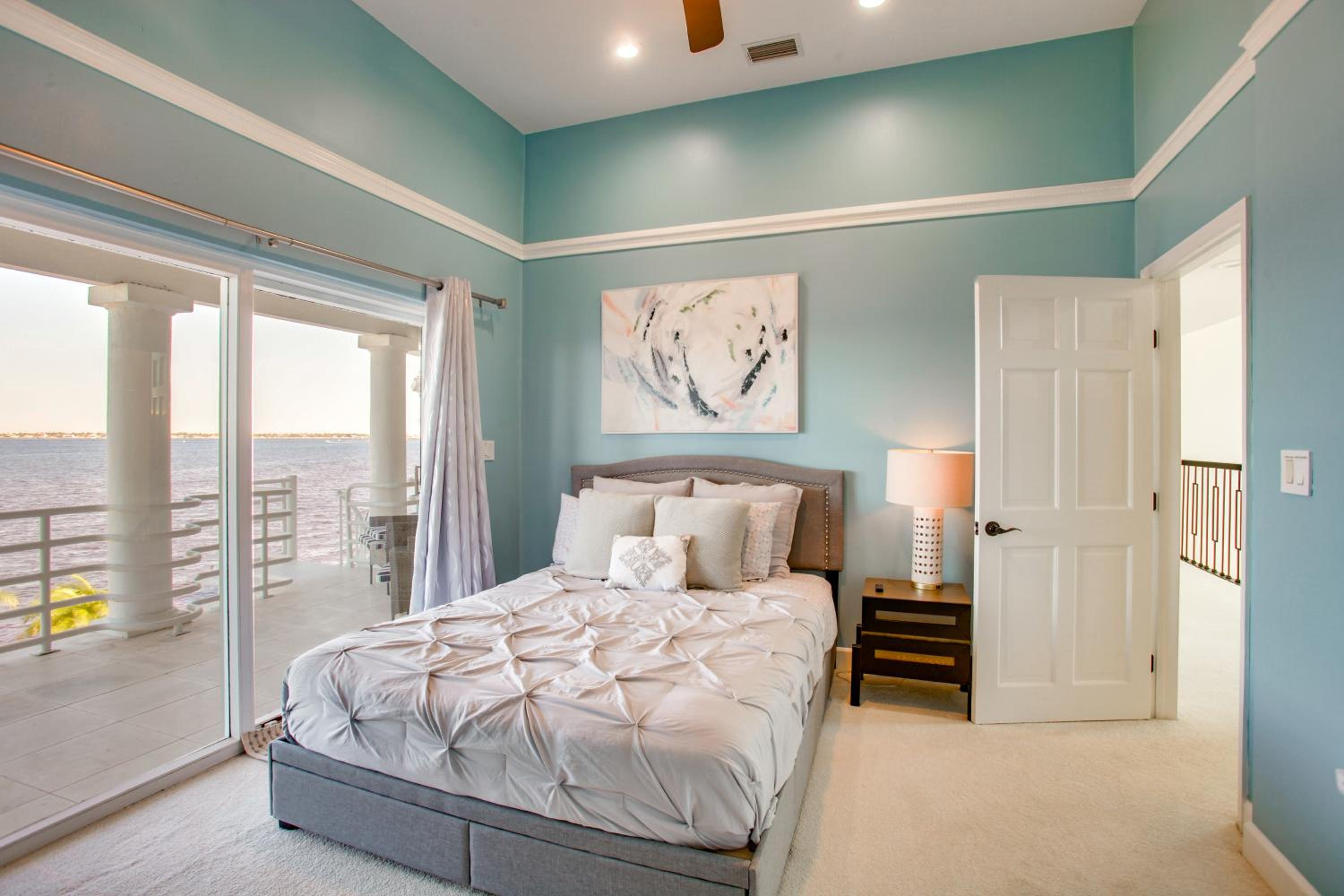 Oceanside Fort Myers Luxury! Pool, Terrace and Views