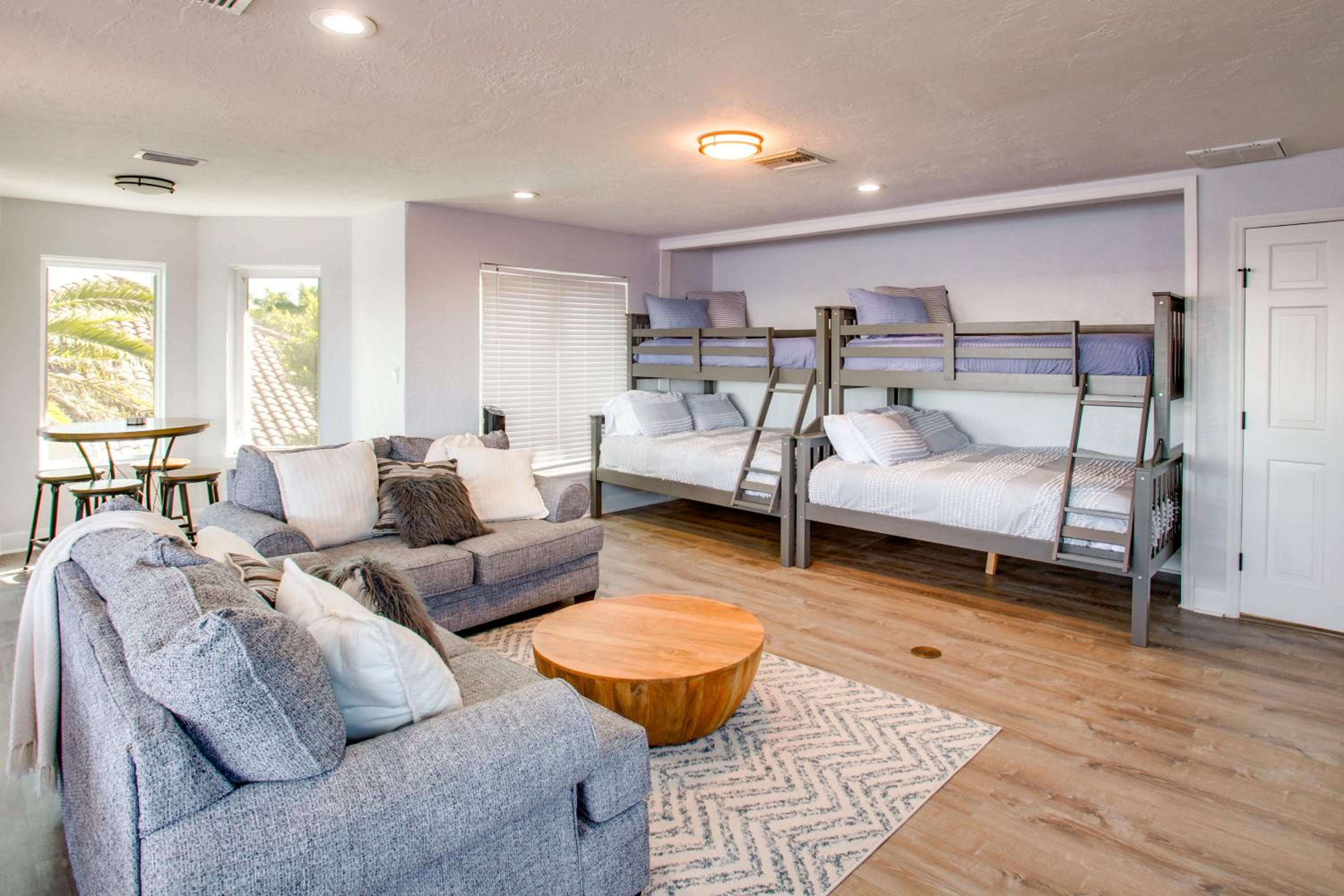 Oceanside Fort Myers Luxury! Pool, Terrace and Views