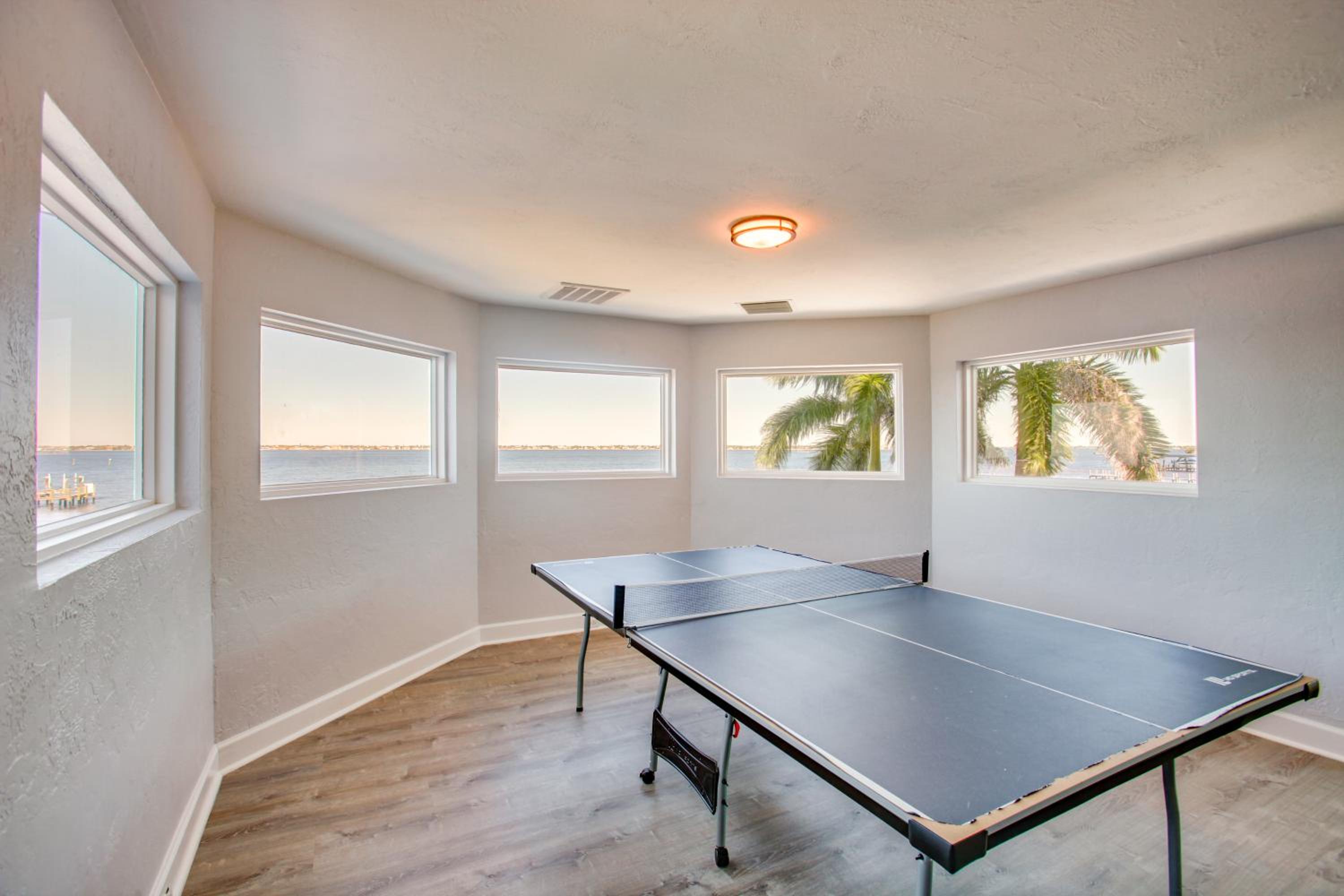 Oceanside Fort Myers Luxury! Pool, Terrace and Views